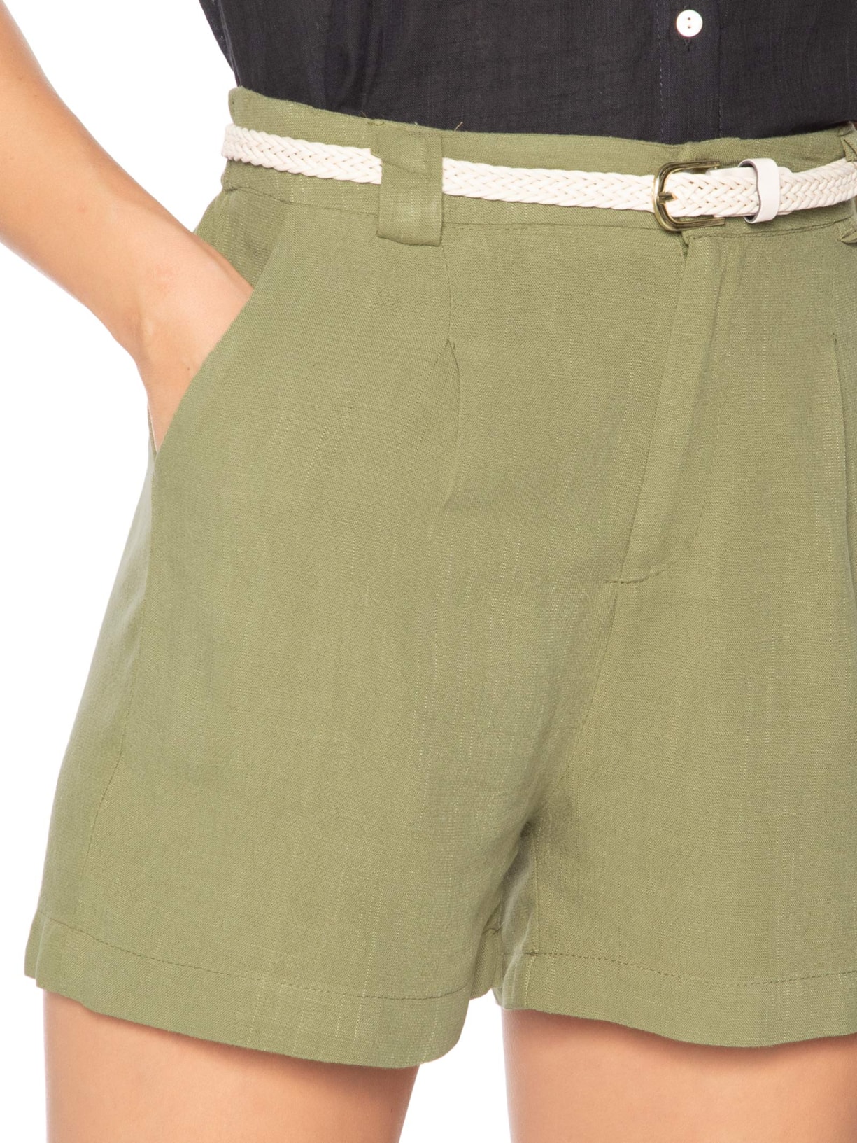 Short Feminino Pregas Com Linho Verde Basiq