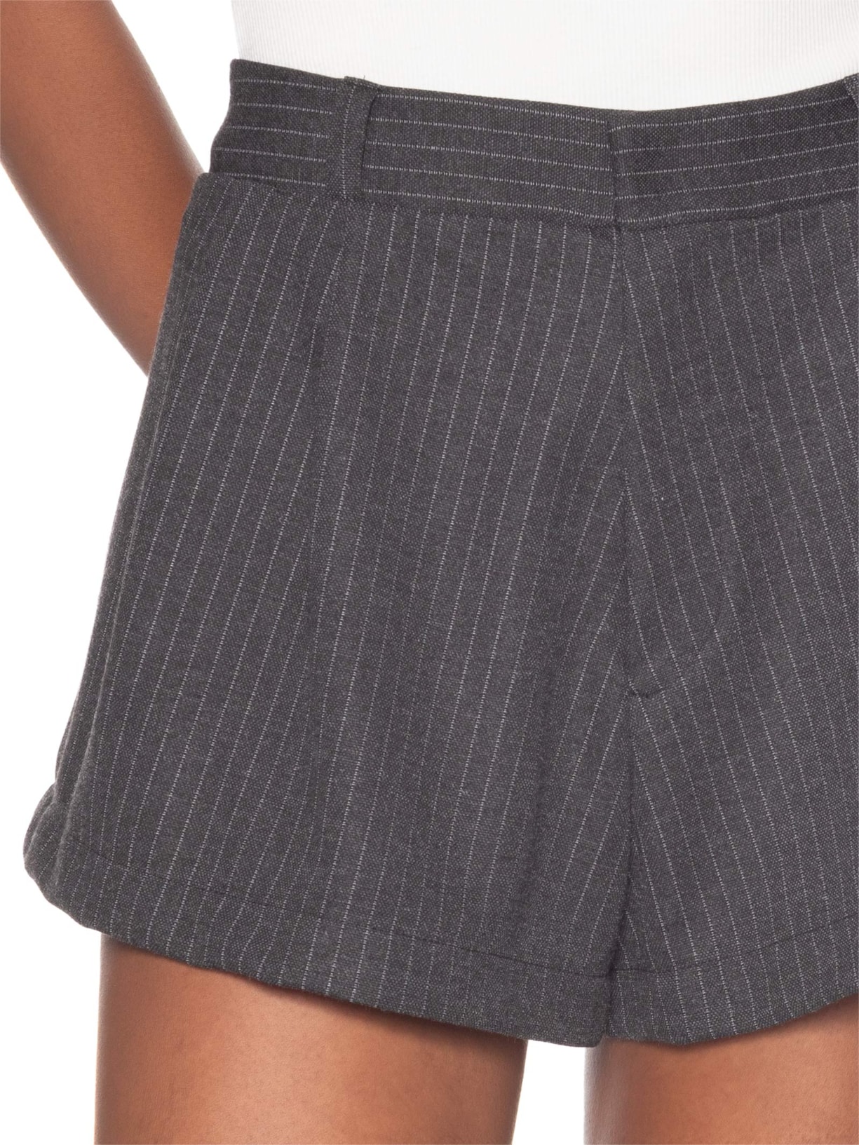 Short Feminino Risca De Giz Cinza Animale Jeans