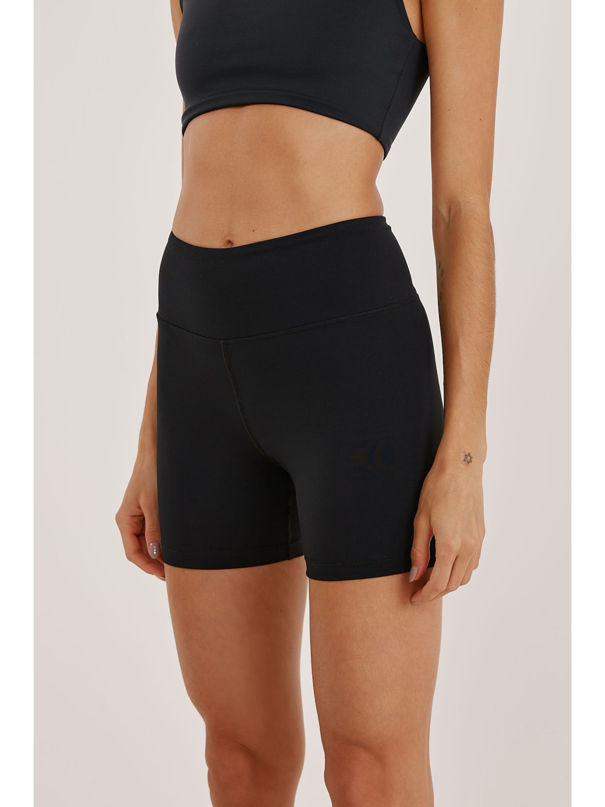 Short Fitness Preto Soft Skin Basic Lolli Yogini