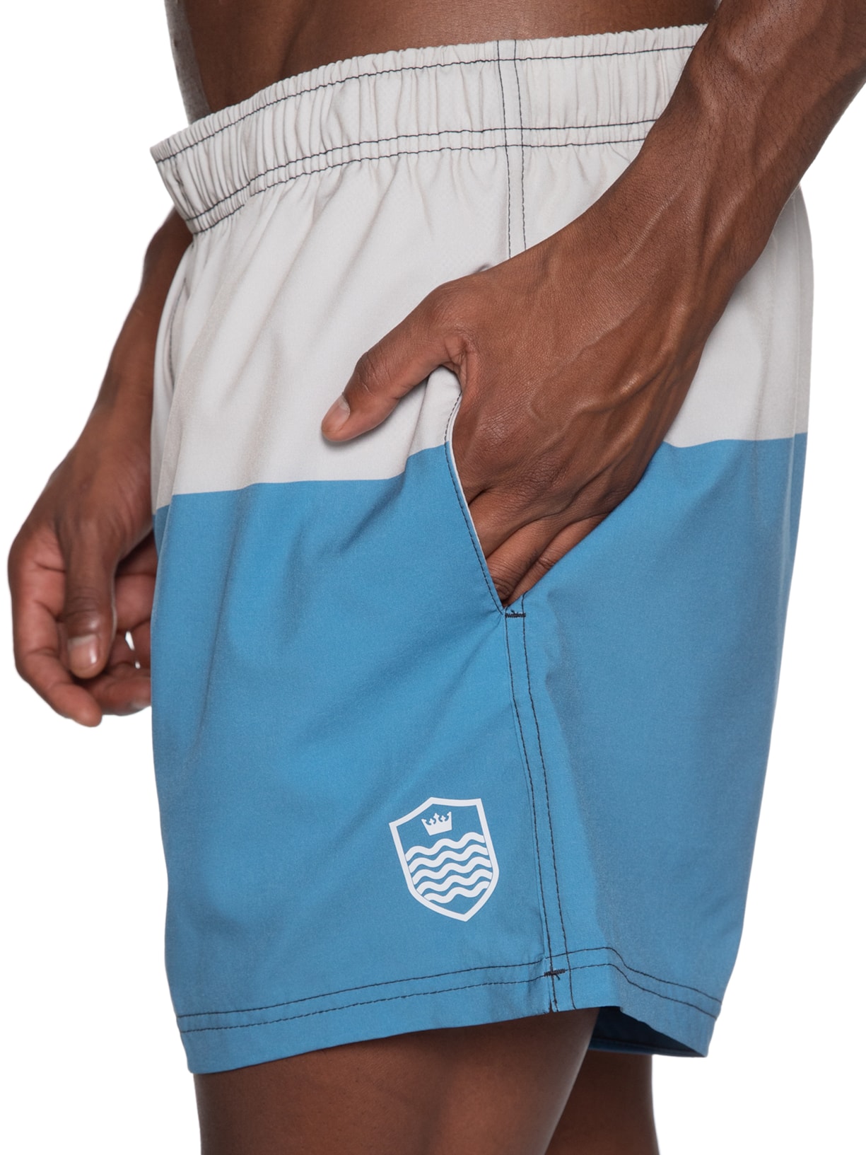 Short Masculino Beach Bicolor Brasão Azul Osklen