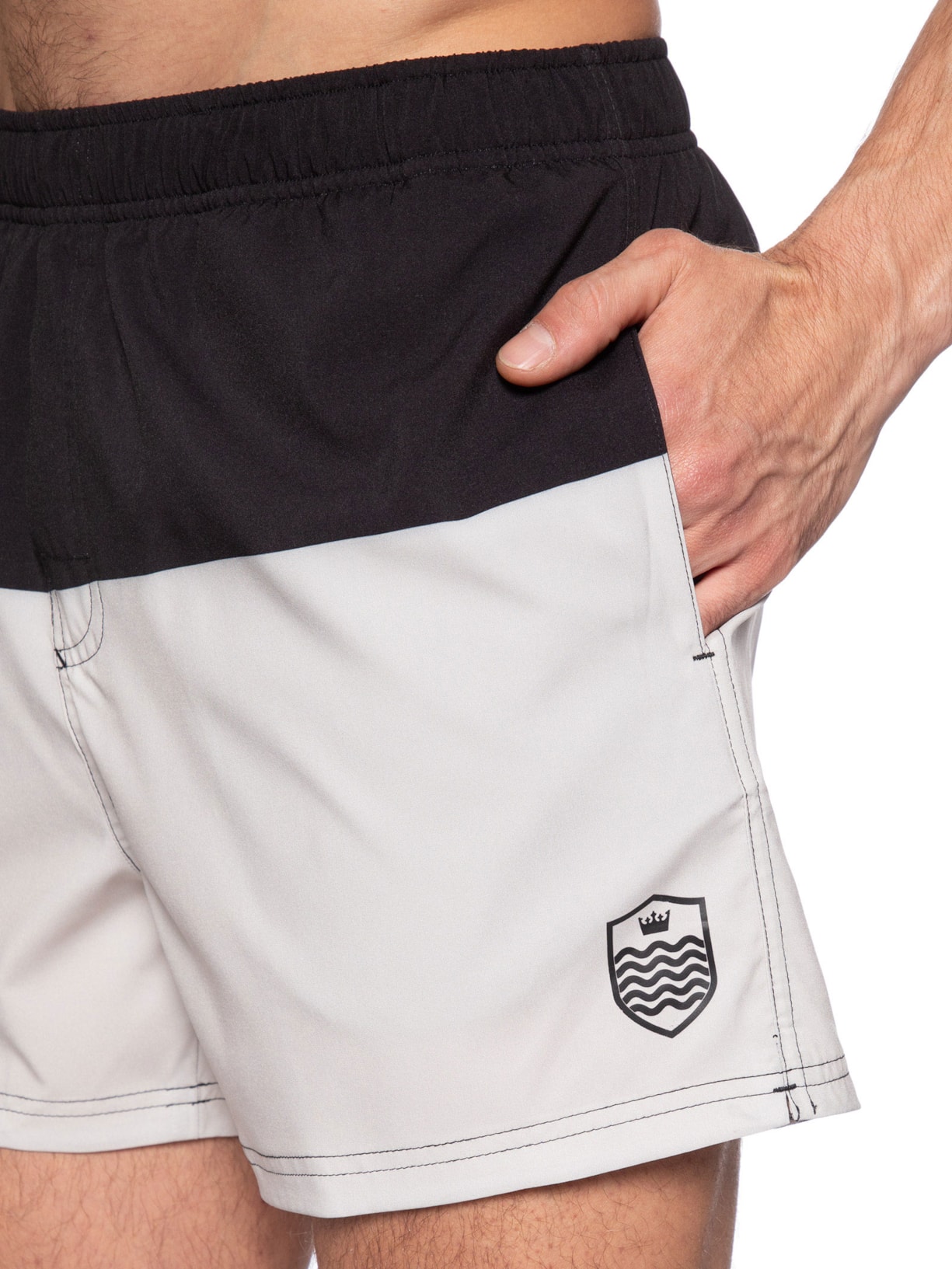 Short Masculino Beach Bicolor Brasão Branco Osklen