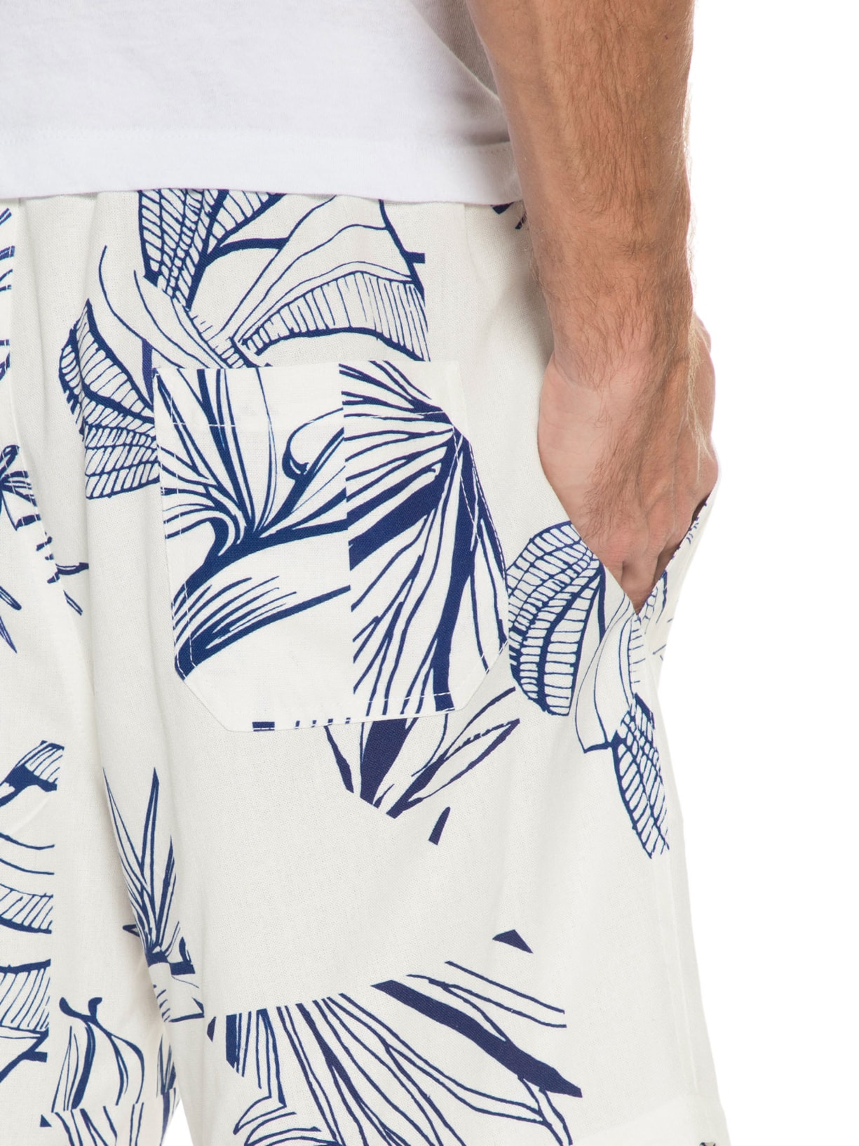 Short Masculino Viscolinho Estampado Azulejos Floral Azul Barche