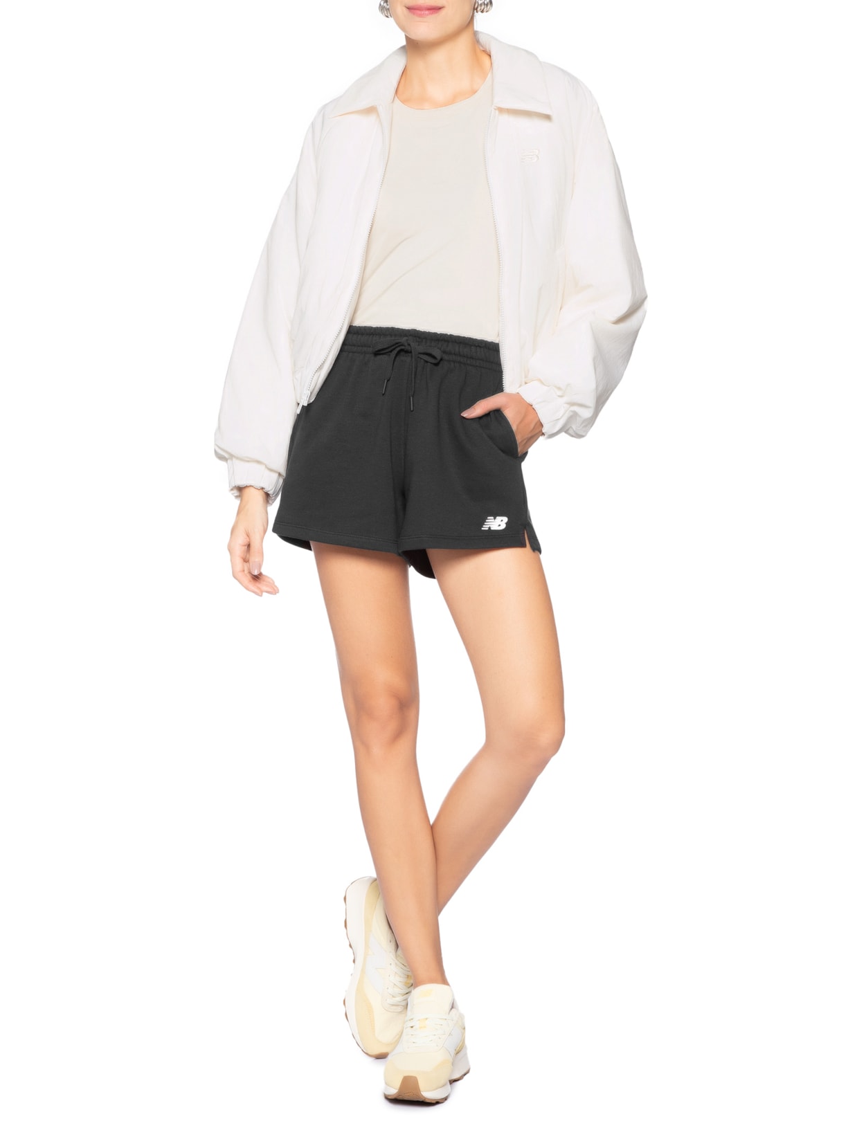 Shorts Feminino Essentials Preto New Balance
