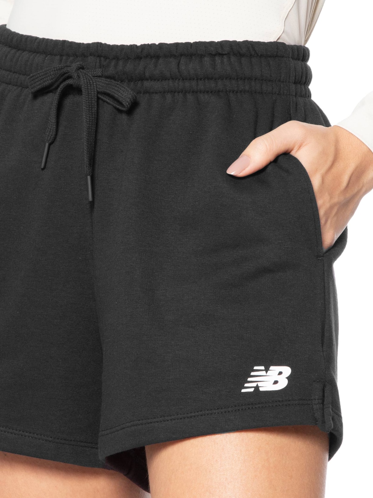Shorts Feminino Essentials Preto New Balance