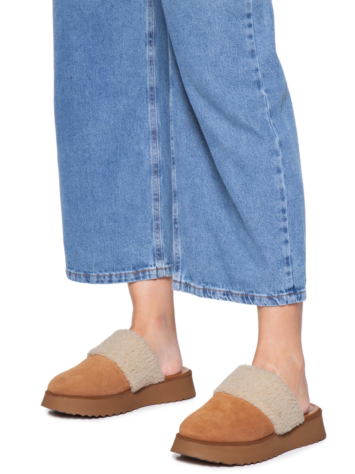 Slipper Feminina Em Camurça Marrom Market 33