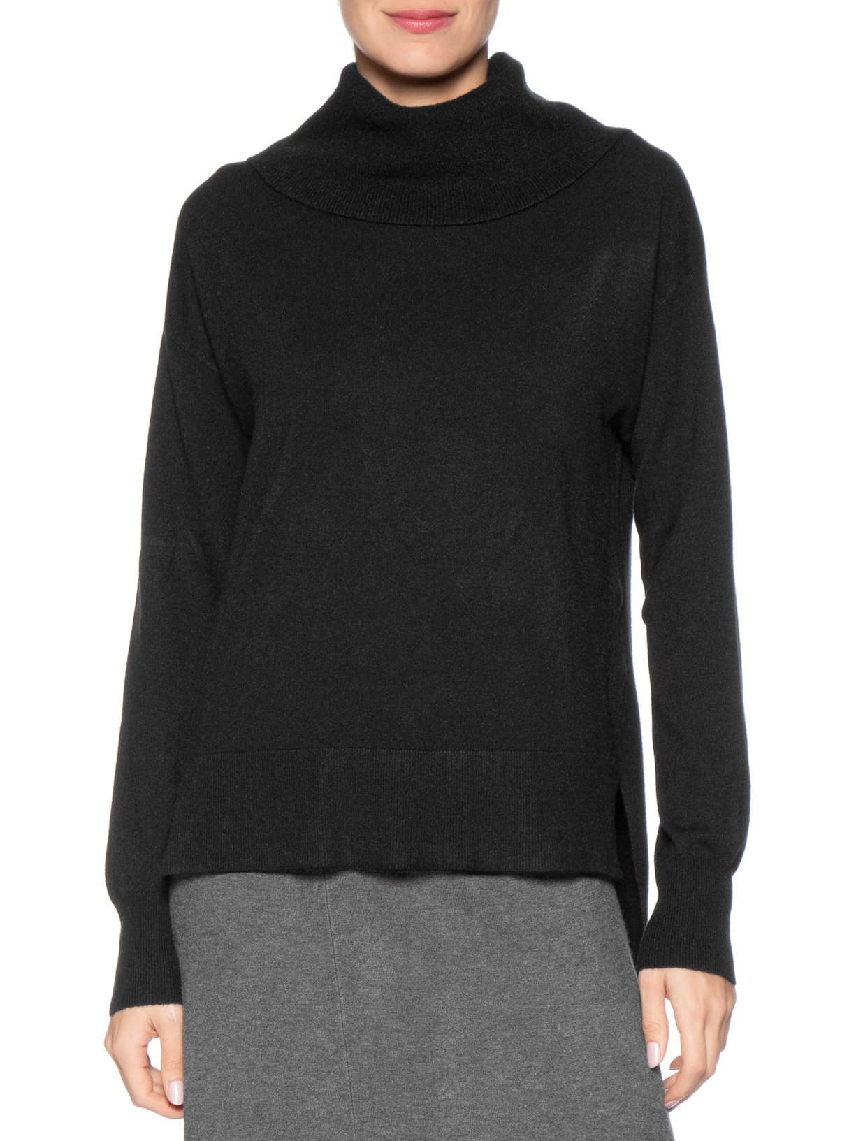 Suéter Feminino Alongado Em Tricot Preto Basiq