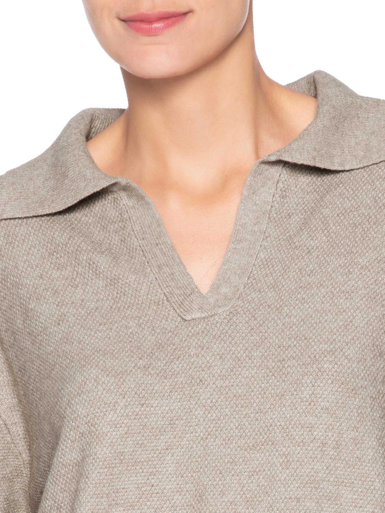 Suéter Feminino Em Tricot  Com Gola Polo Bege Market 33