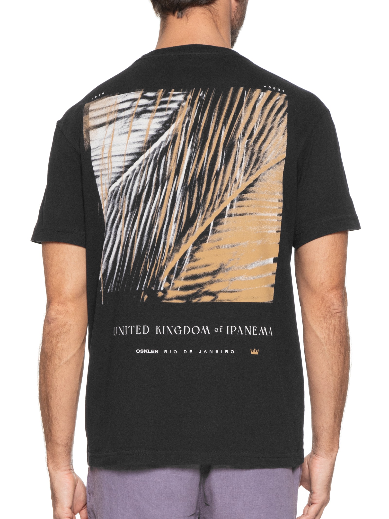 T-shirt Masculina Vintage Uki Poster Manga Curta - Preto T-shirt Masculina Vintage Uki Poster Manga Curta - Preto