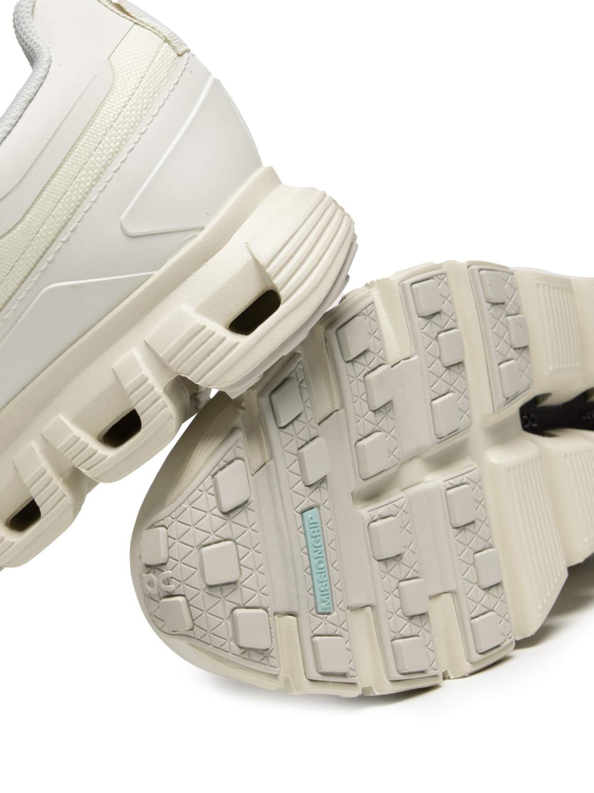 Tênis Feminino  Cloud 6 Geo Wp Off White On Running