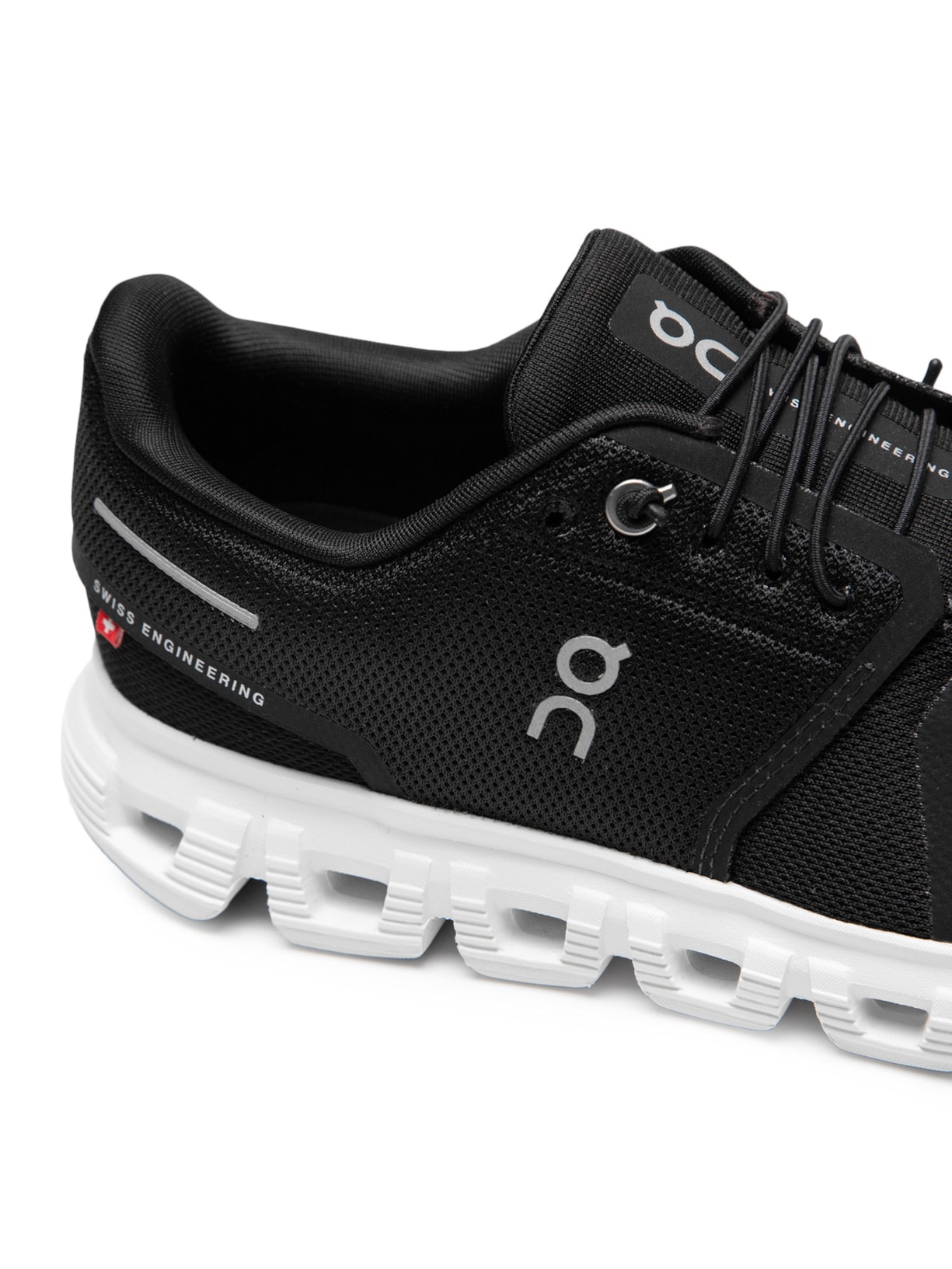 Tênis Feminino Cloud 6 Preto e Branco On Running