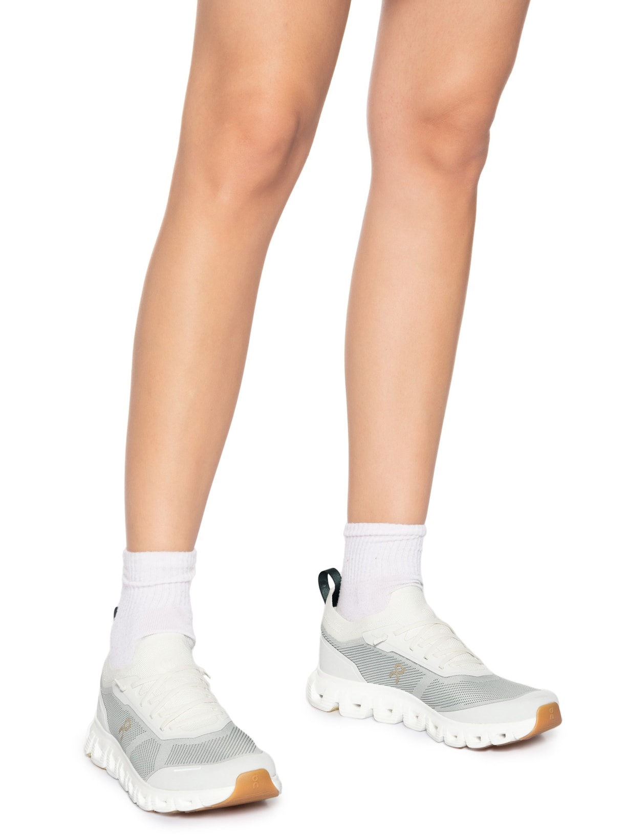 Tênis Feminino Cloud 6 Versa Off White On Running