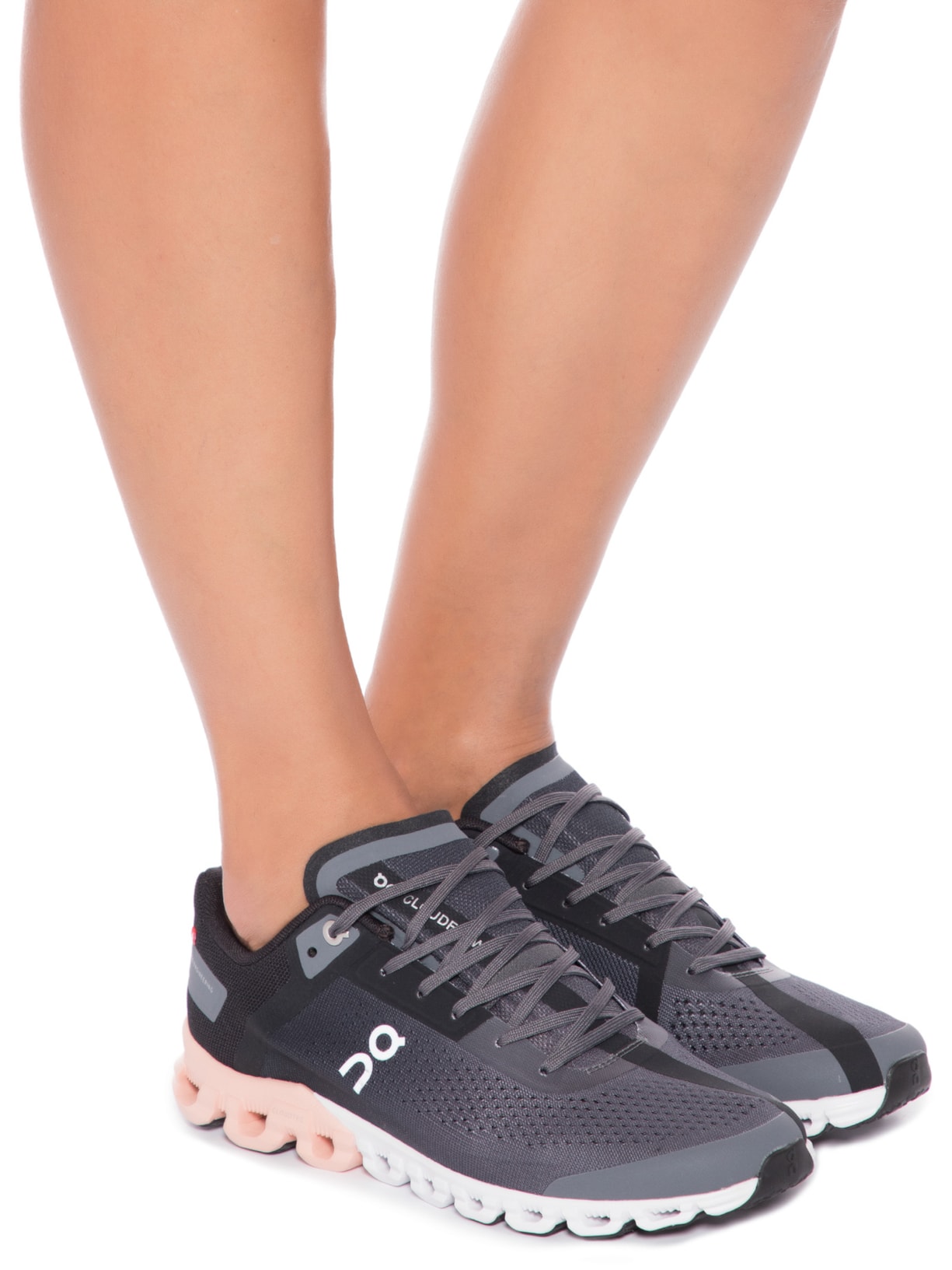 Tênis Feminino Cloudflow Cinza On Running