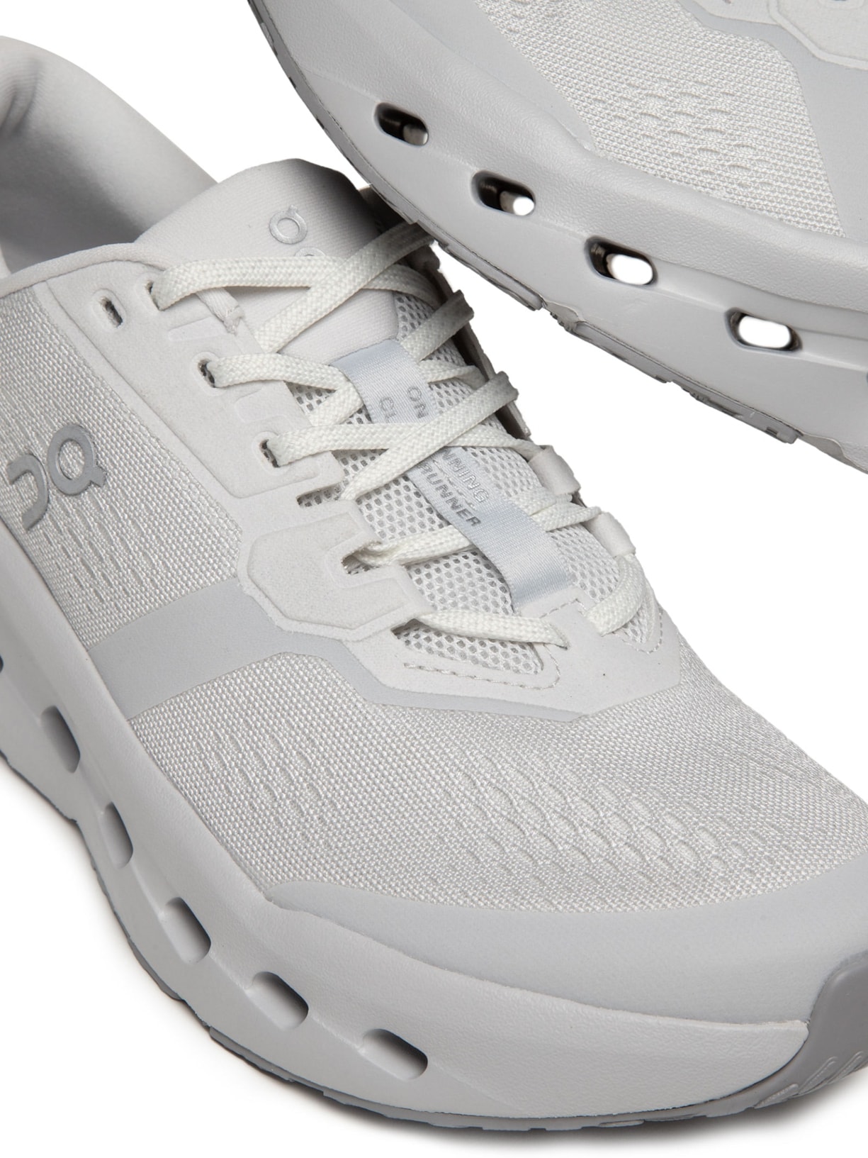 Tênis Feminino Cloudrunner 3 W Branco On Running