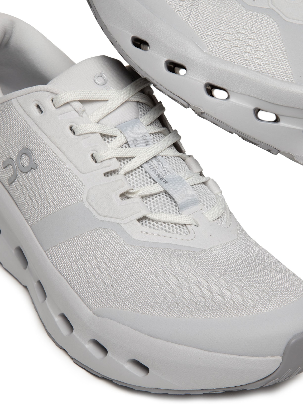 Tênis Feminino Cloudrunner 3 W Branco On Running