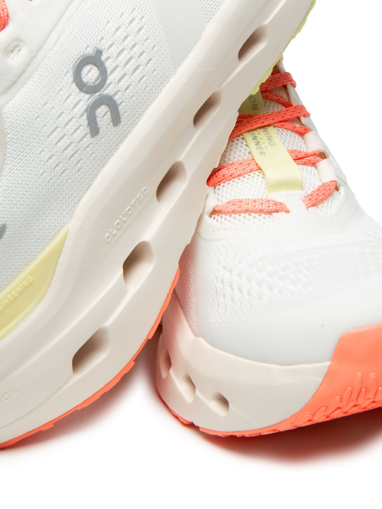 Tênis Feminino Cloudrunner 3 W Off White On Running