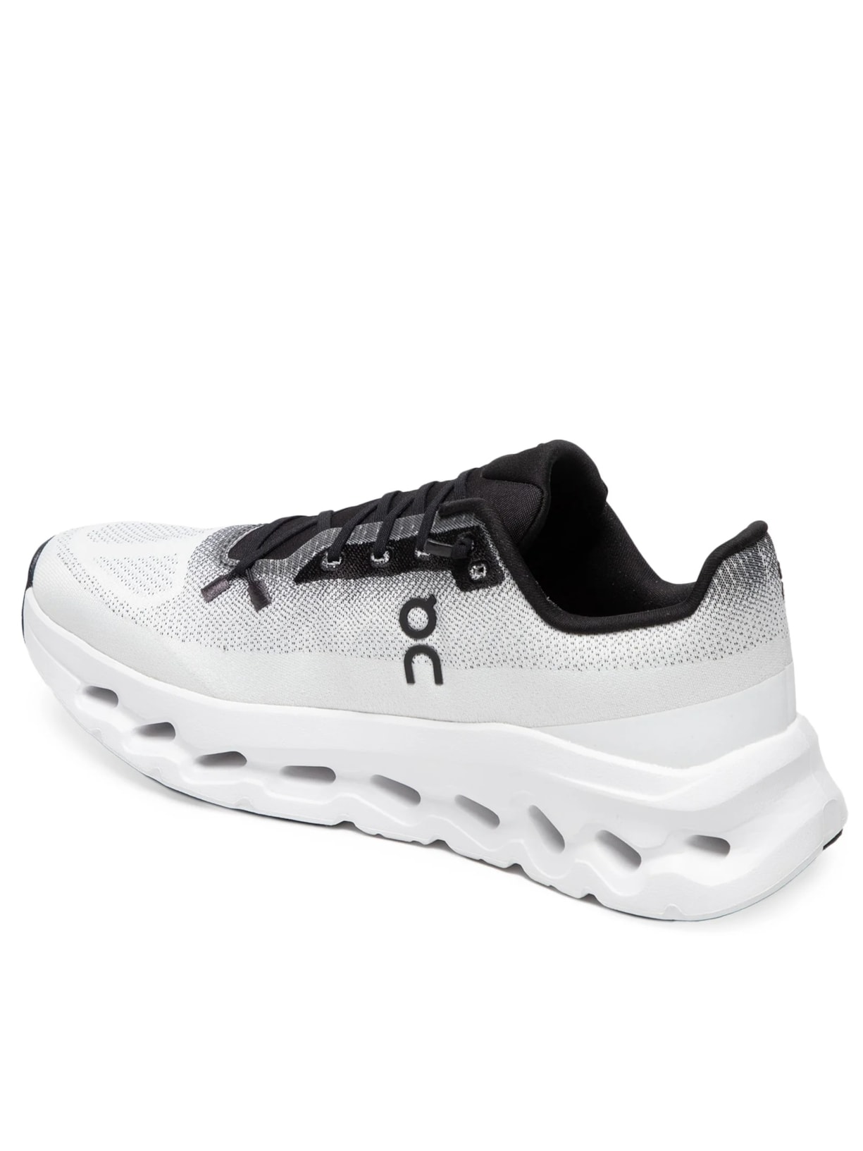 Tênis Feminino Cloudtilt Preto e Branco On Running