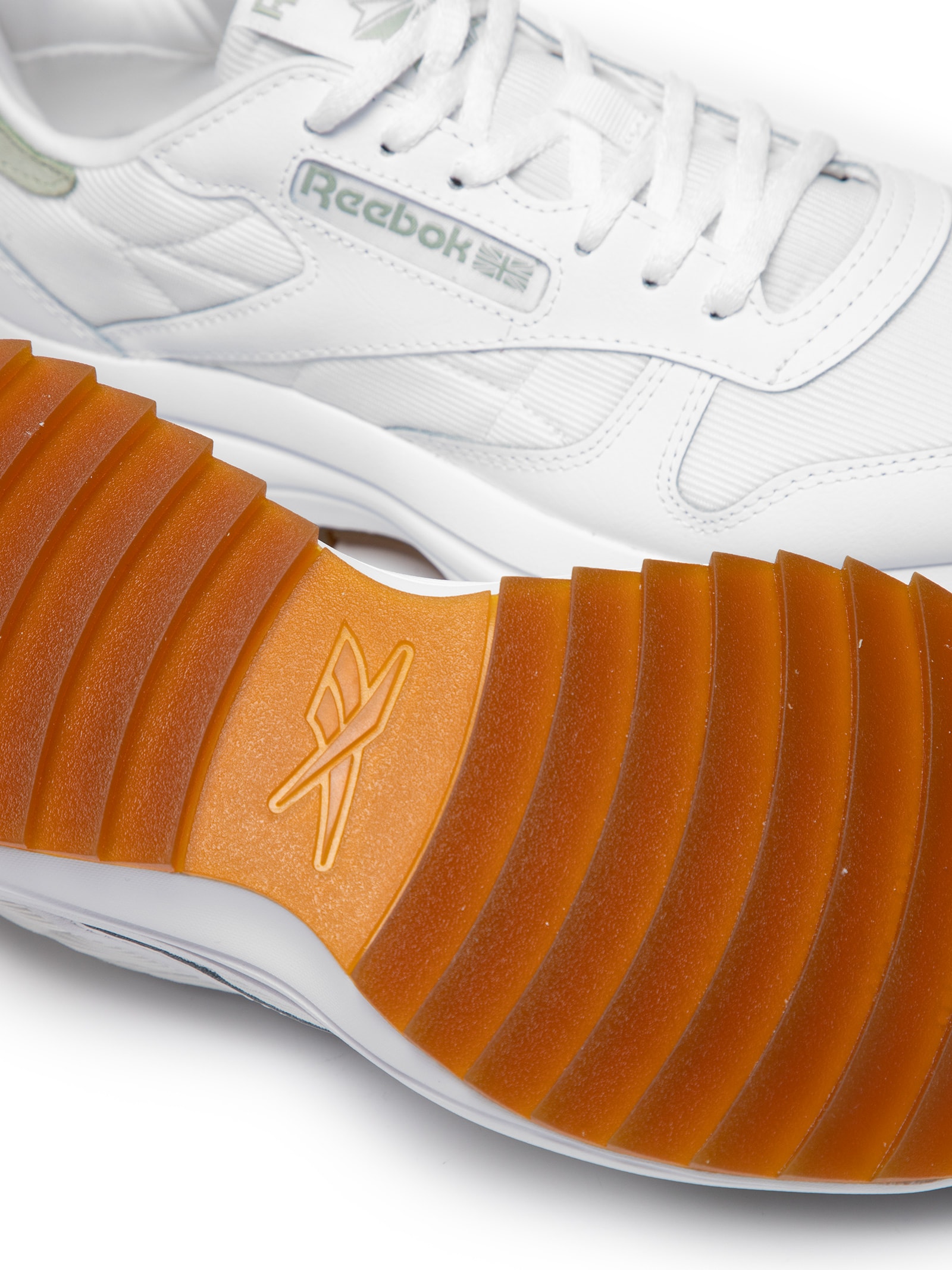 Tenis reebok deals classic leather branco feminino