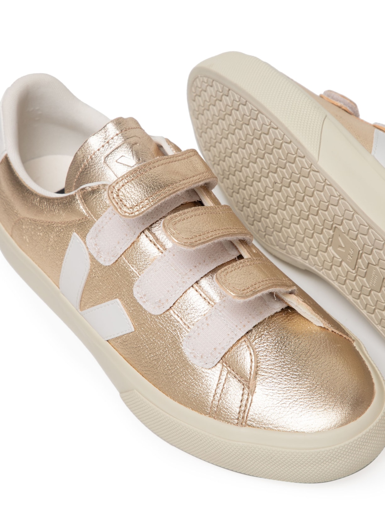Tênis Feminino Recife ChromeFree Leather Platine Dourado Veja