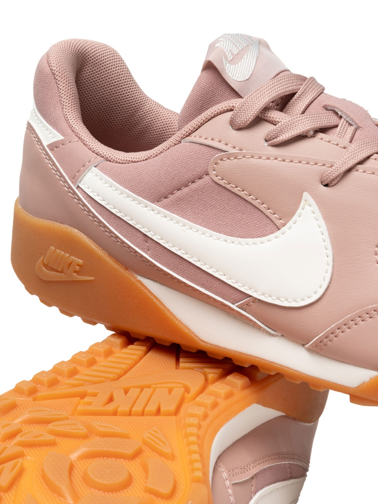 Tênis Feminino Terra Manta Bege Nike