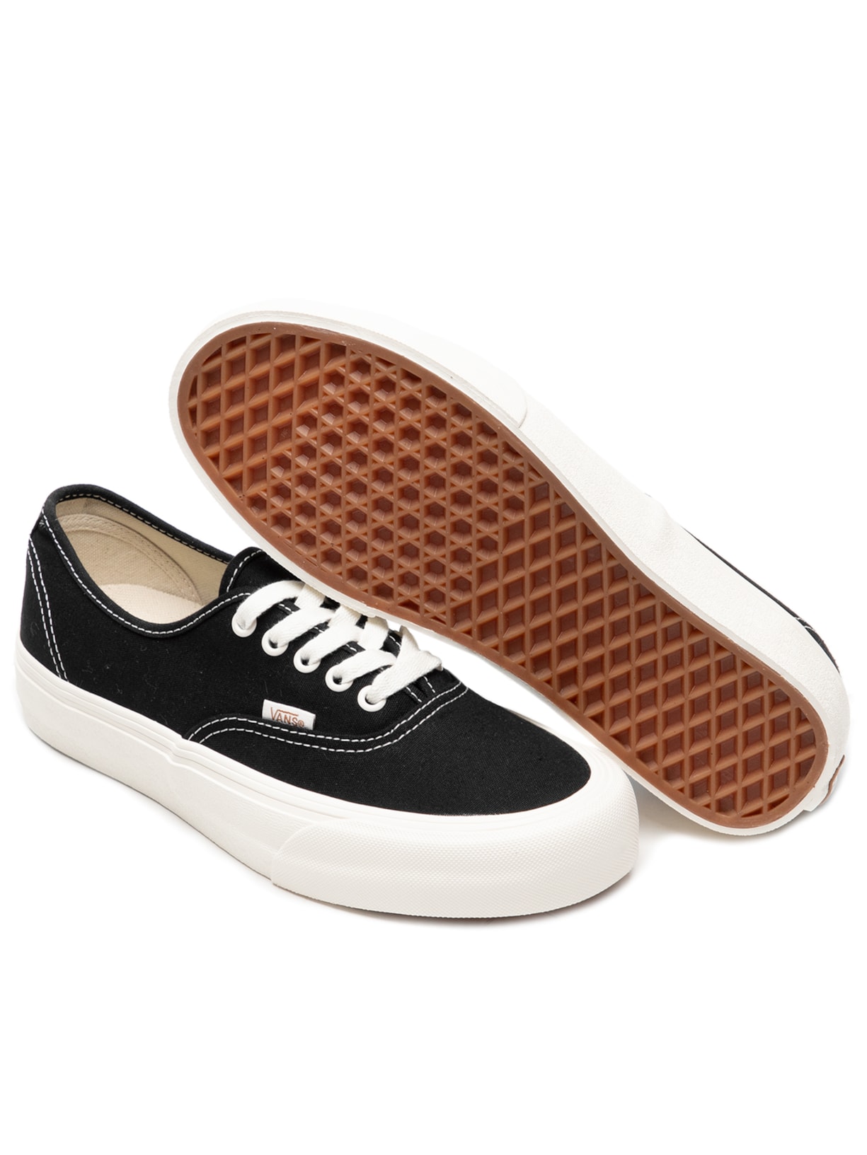 Tênis Feminino Ua Authentic Vr3 Preto Vans
