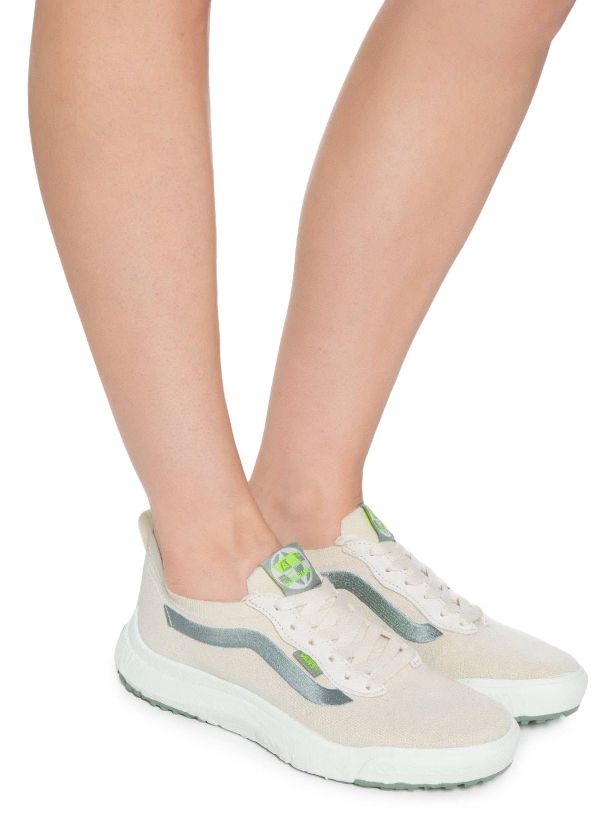 Tênis Feminino Ua Ultrarange Vr3 Off White  Vans