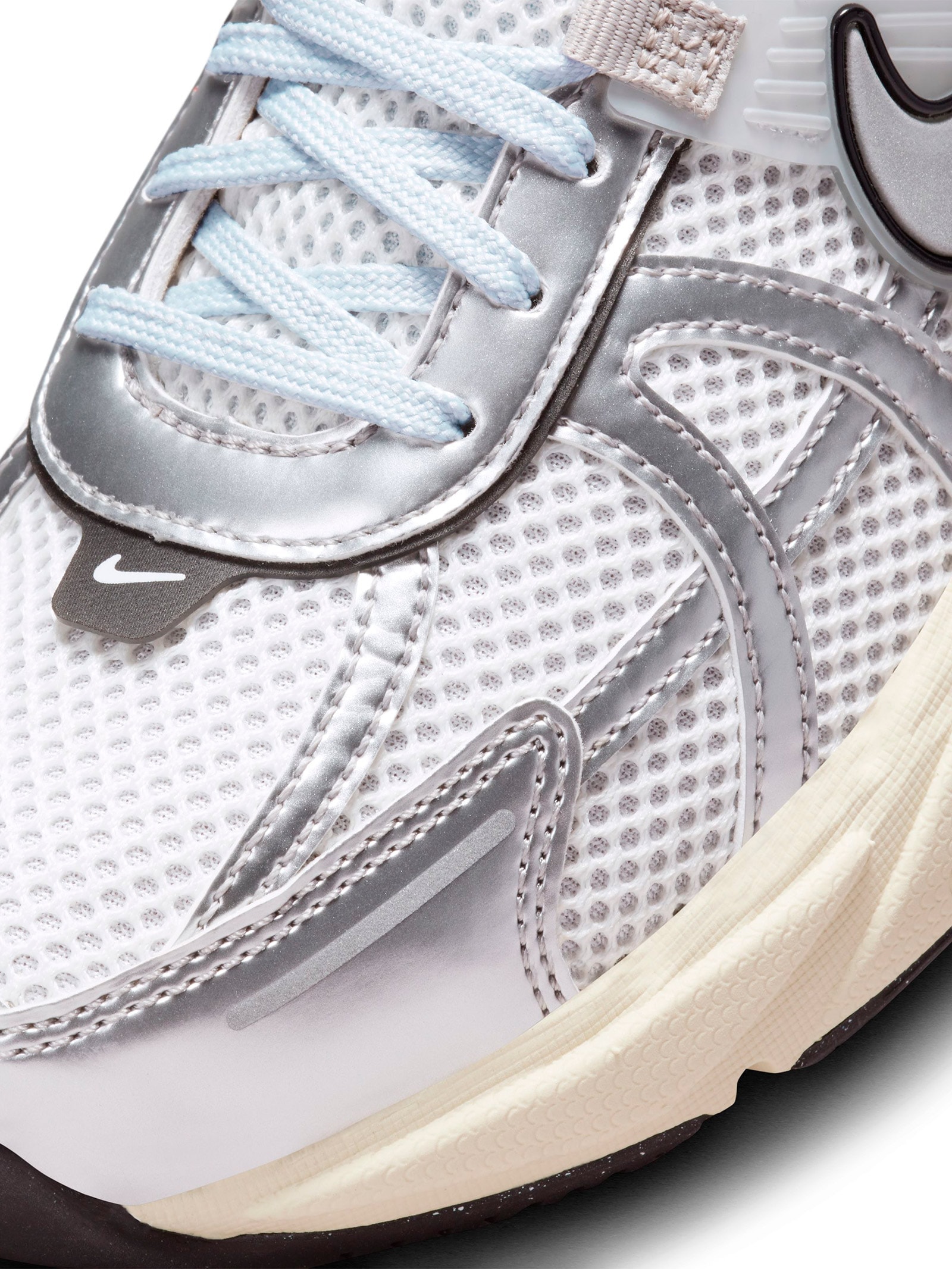 Nike - Tênis Feminino V2K Run - Prata