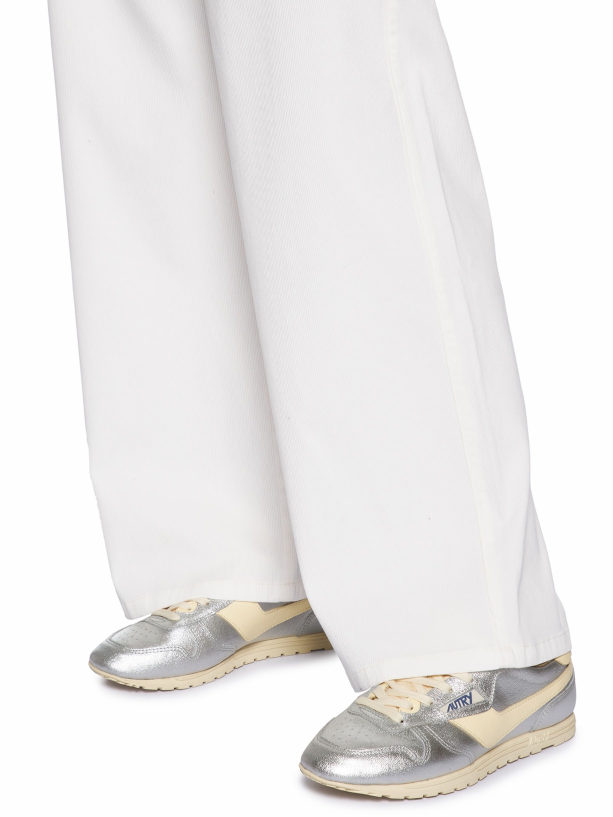 Tênis Feminino Windspin Low Laminated Leather Prateado Autry