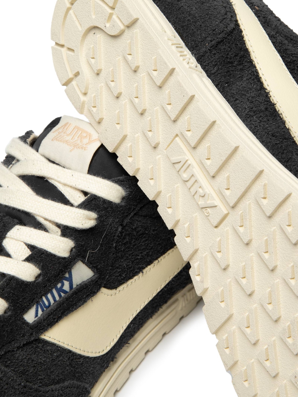 Tênis Feminino Windspin Low Suede Leather Preto Autry