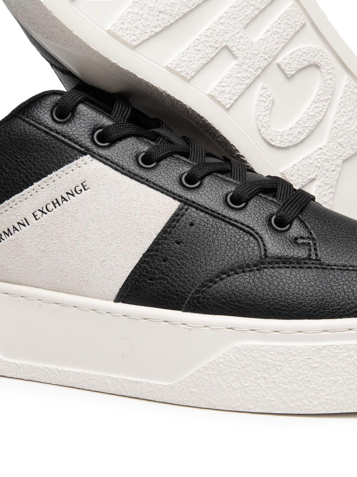 Tênis Masculino Lion Mini Tumbled – Preto Armani Exchange