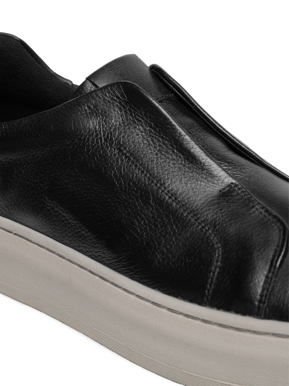 Tênis Masculino Slip On em Couro Preto Basiq Men