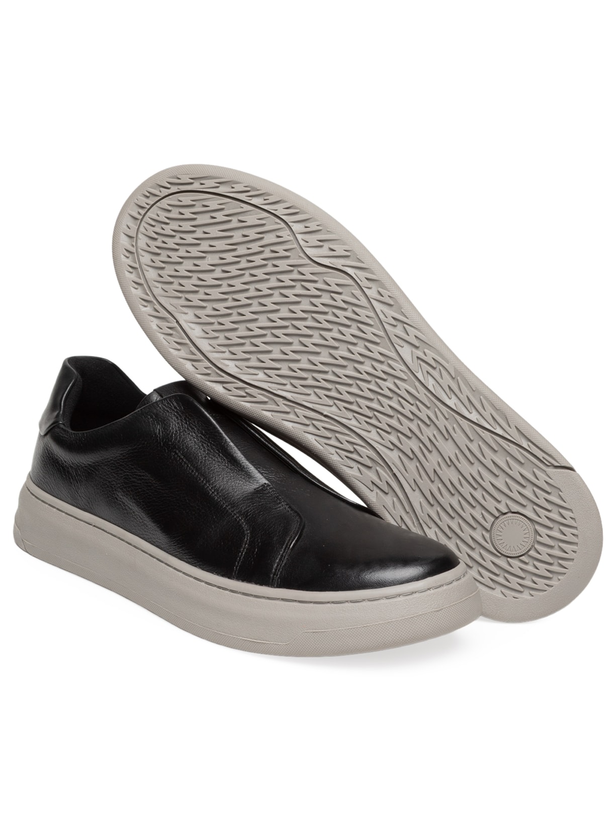 Tênis Masculino Slip On em Couro Preto Basiq Men