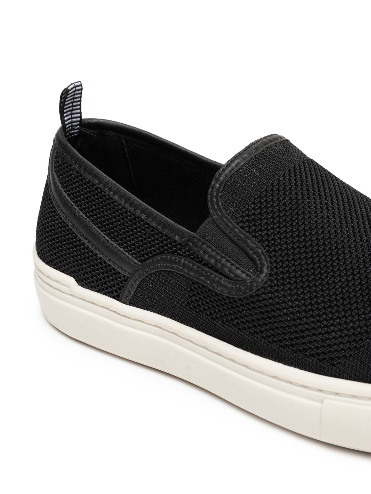 Tênis Masculino Slip On Em Malha Preto '2 Essential