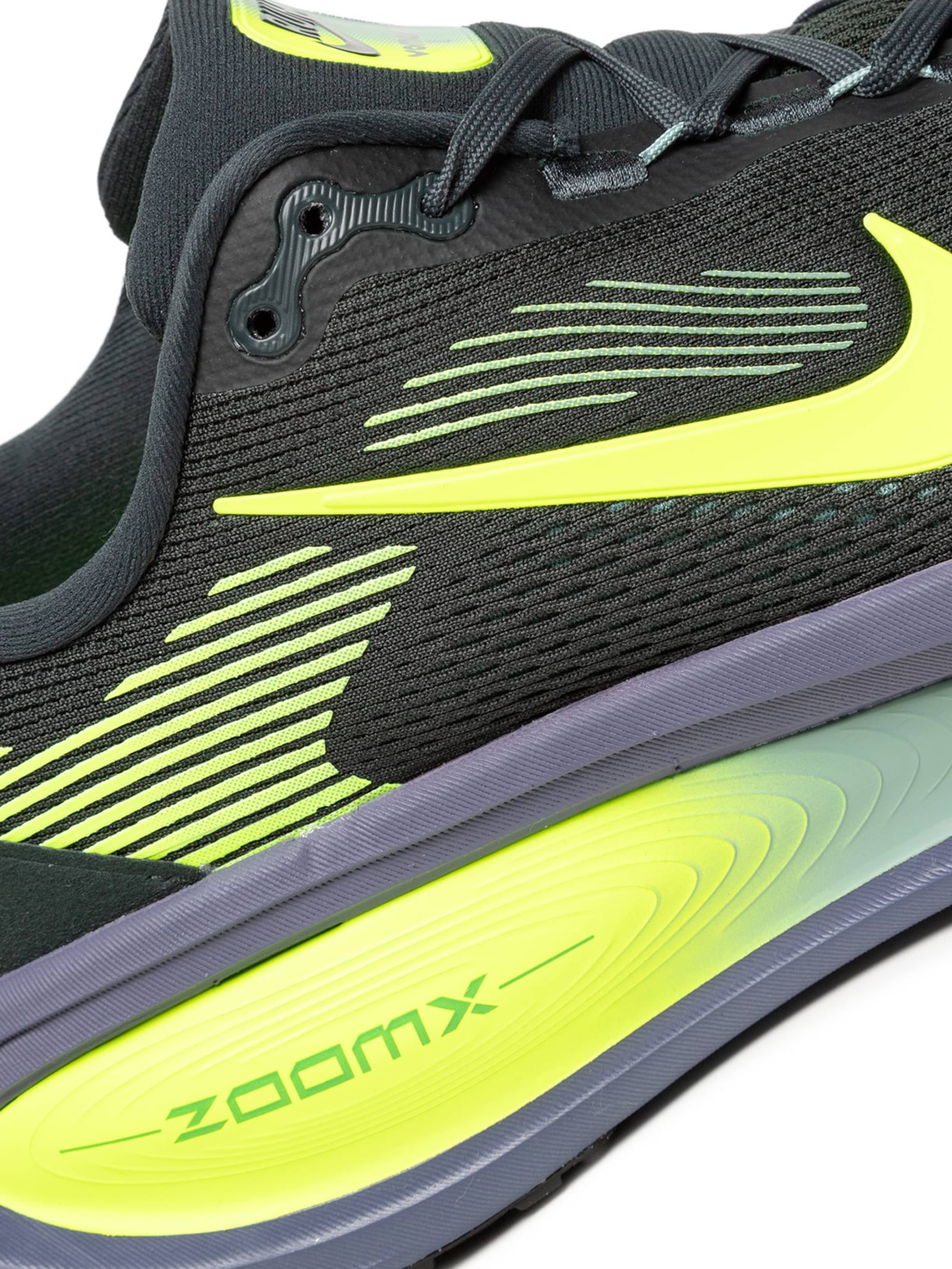 Tênis Masculino Vomero 18 Preto Nike