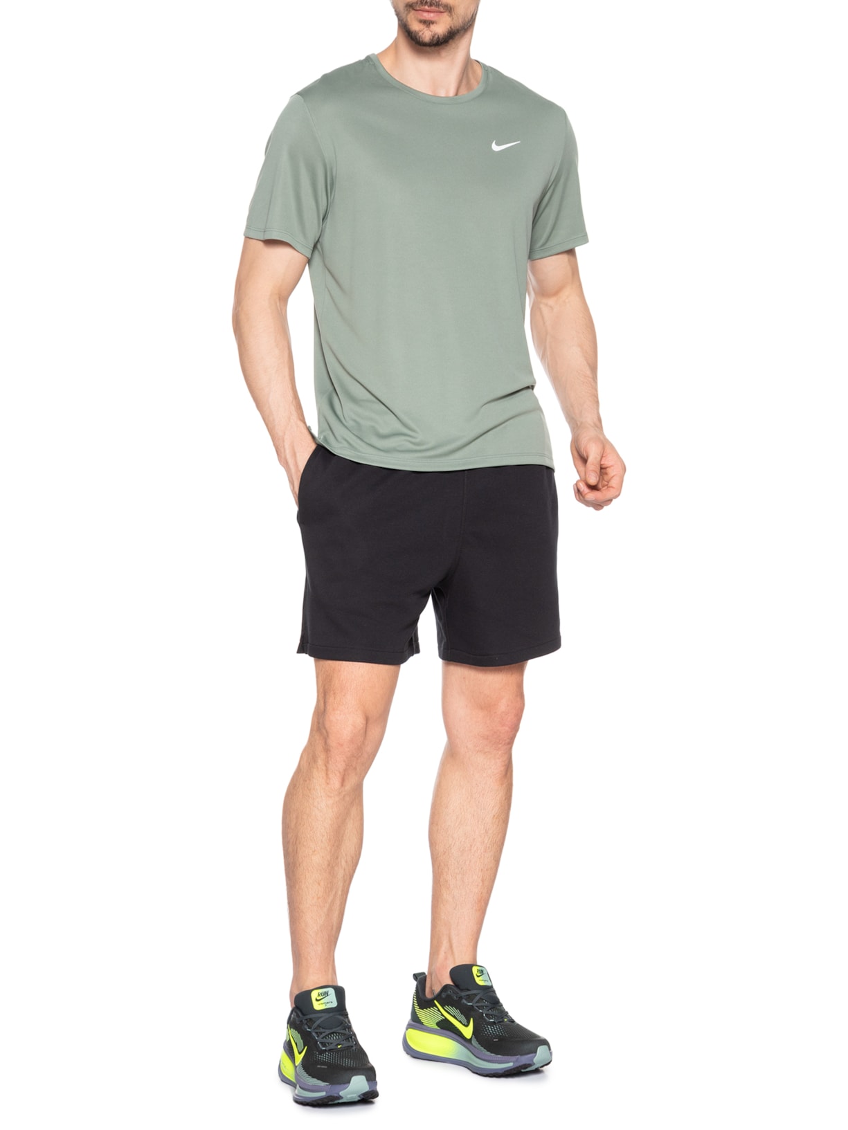 Tênis Masculino Vomero 18 Preto Nike