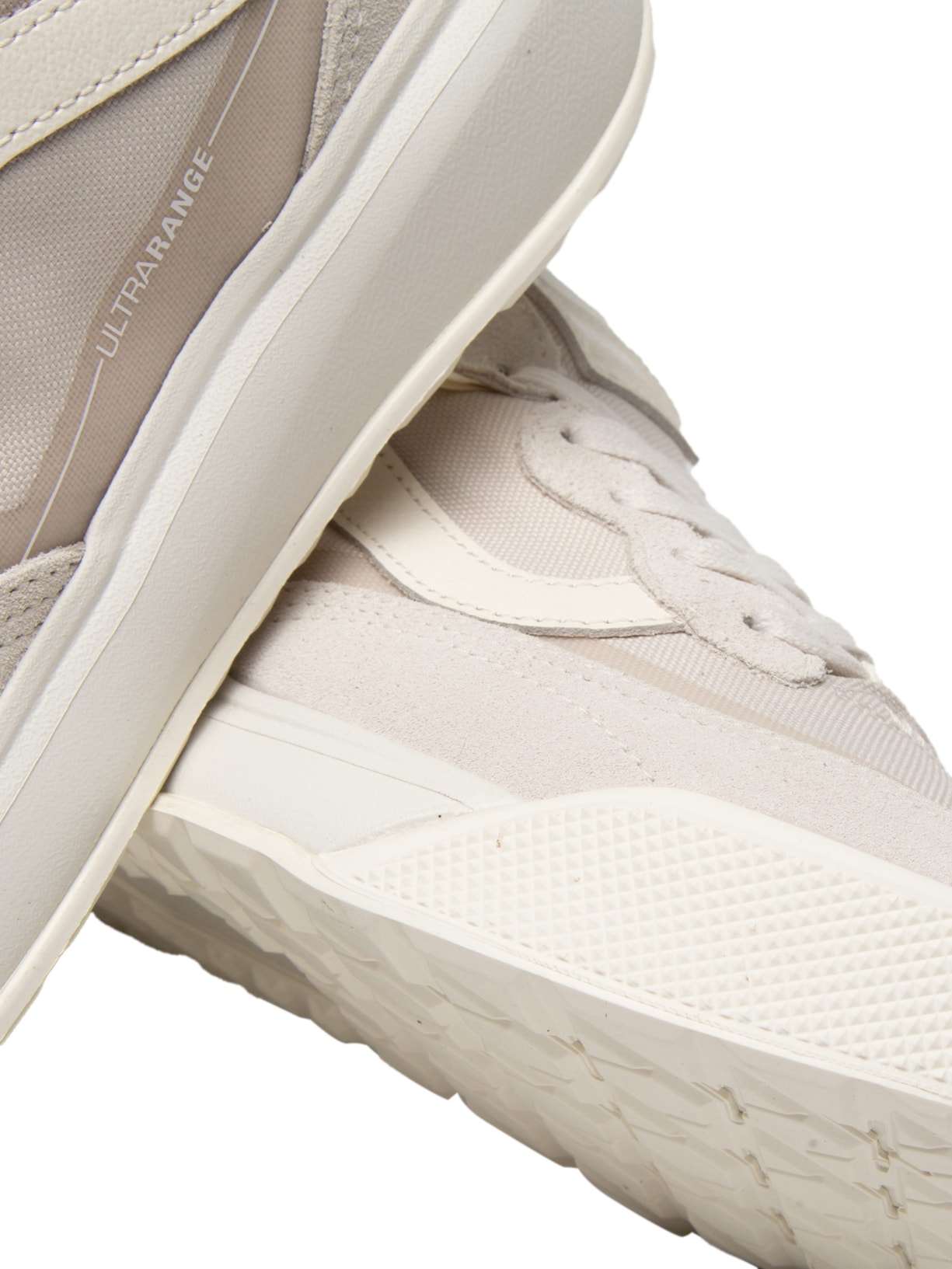 Tênis Unissex Ua Ultrarange 2.0 Se Bege Vans
