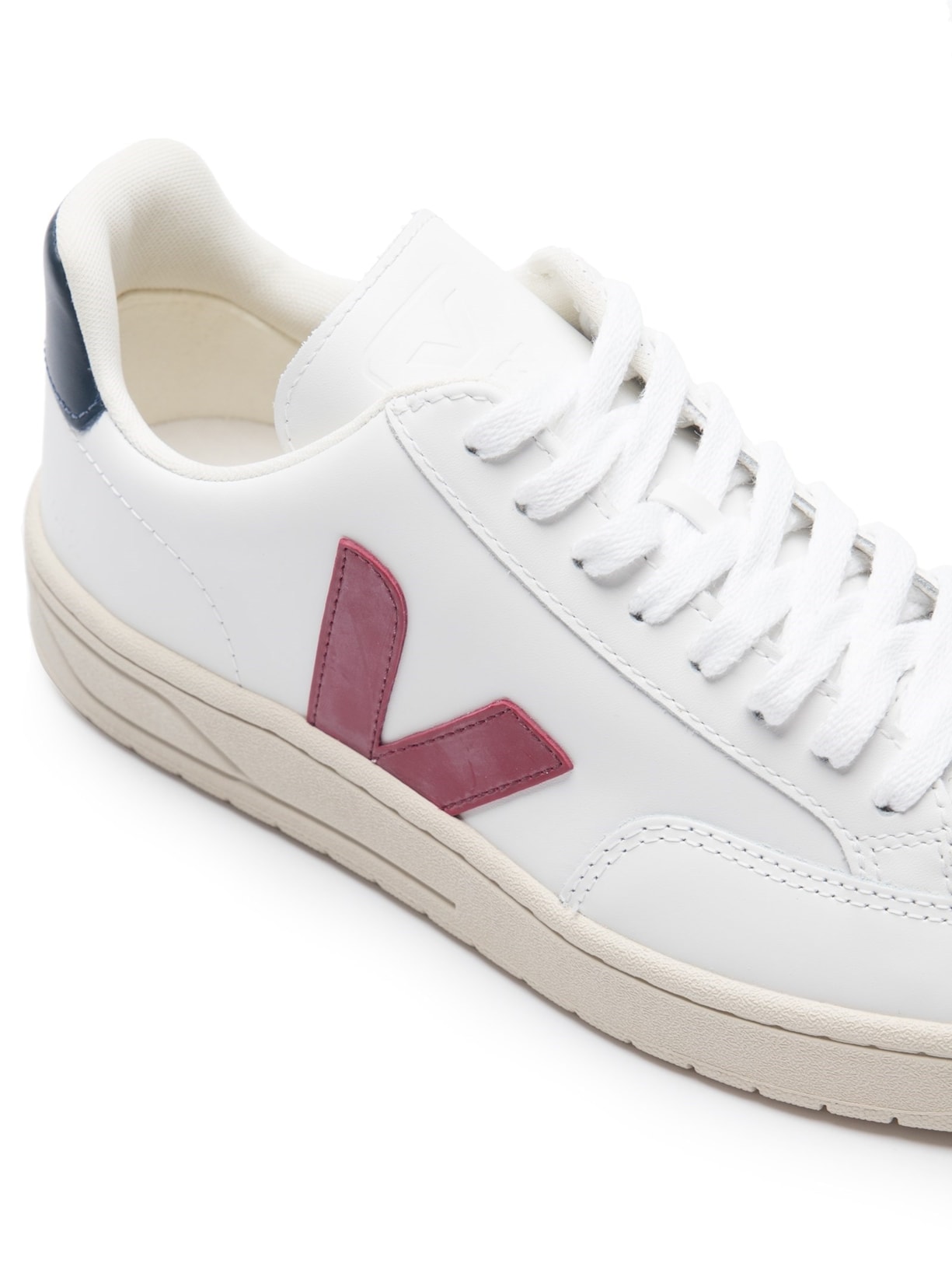 Tênis Unissex V12 Couro Branco Vert