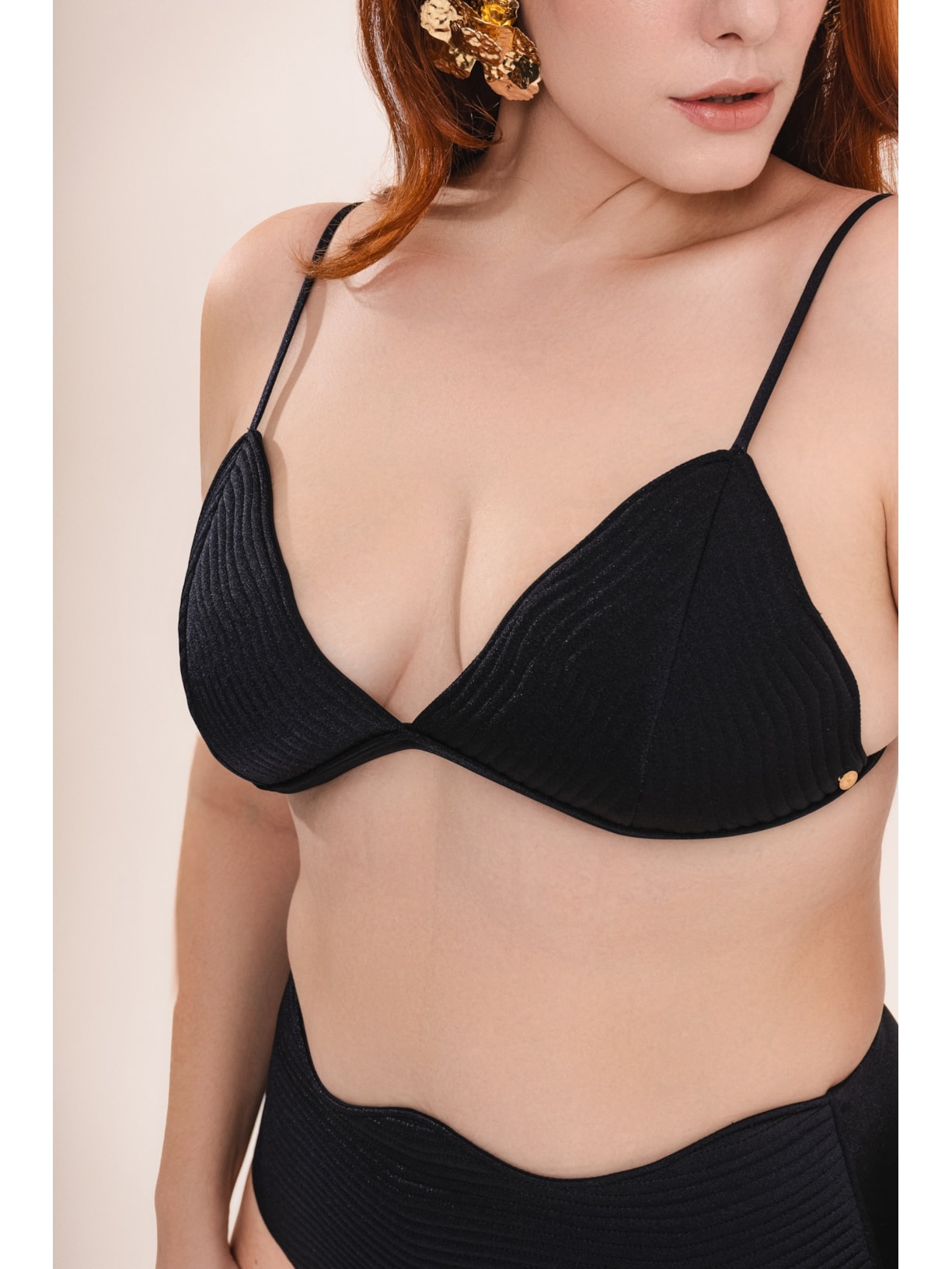 top biquíni triângulo maat preto Suntime