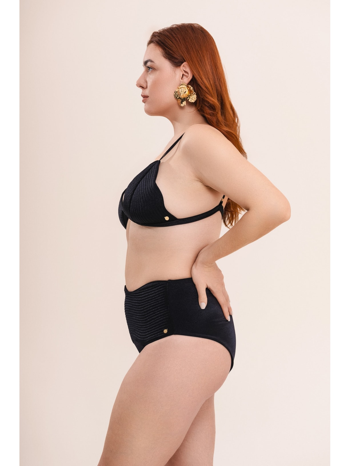 top biquíni triângulo maat preto Suntime