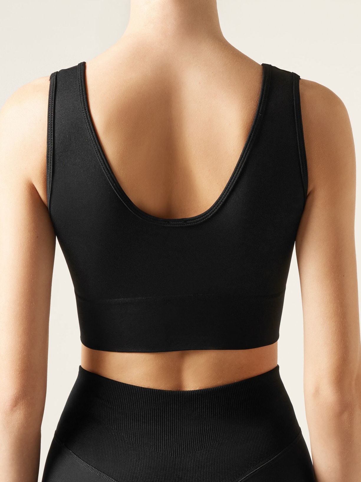 Top Com Efeito Modelador Preto Calzedonia