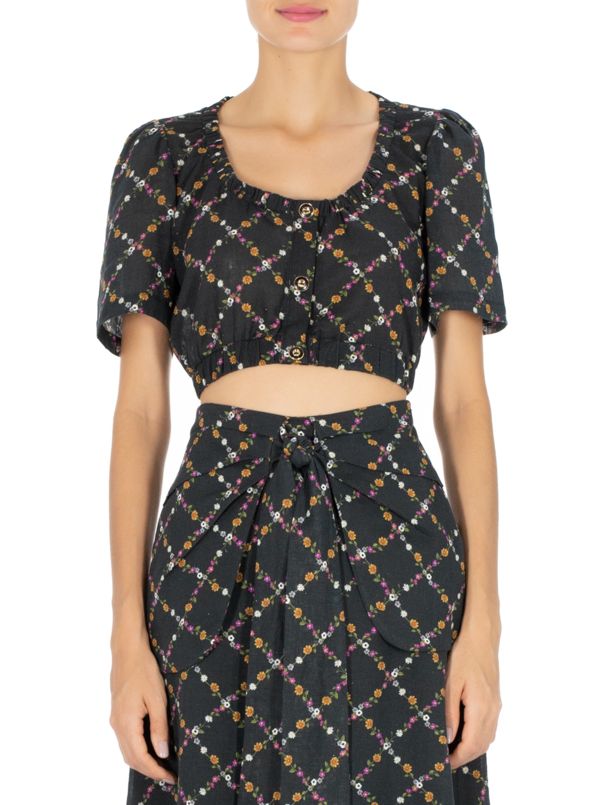 Top Cropped Manga Curta Preto Iorane