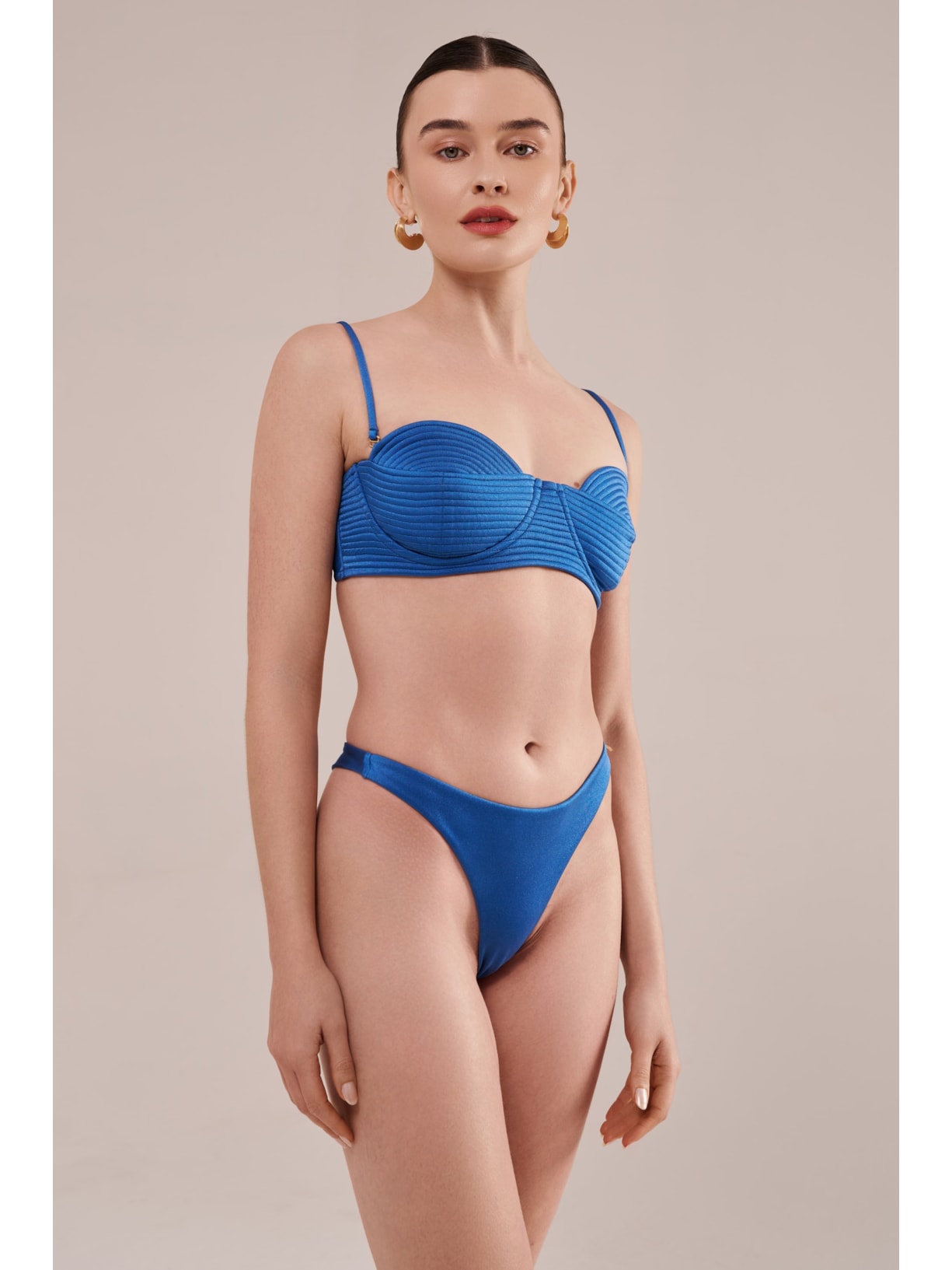 top em matelassê orla azul Suntime