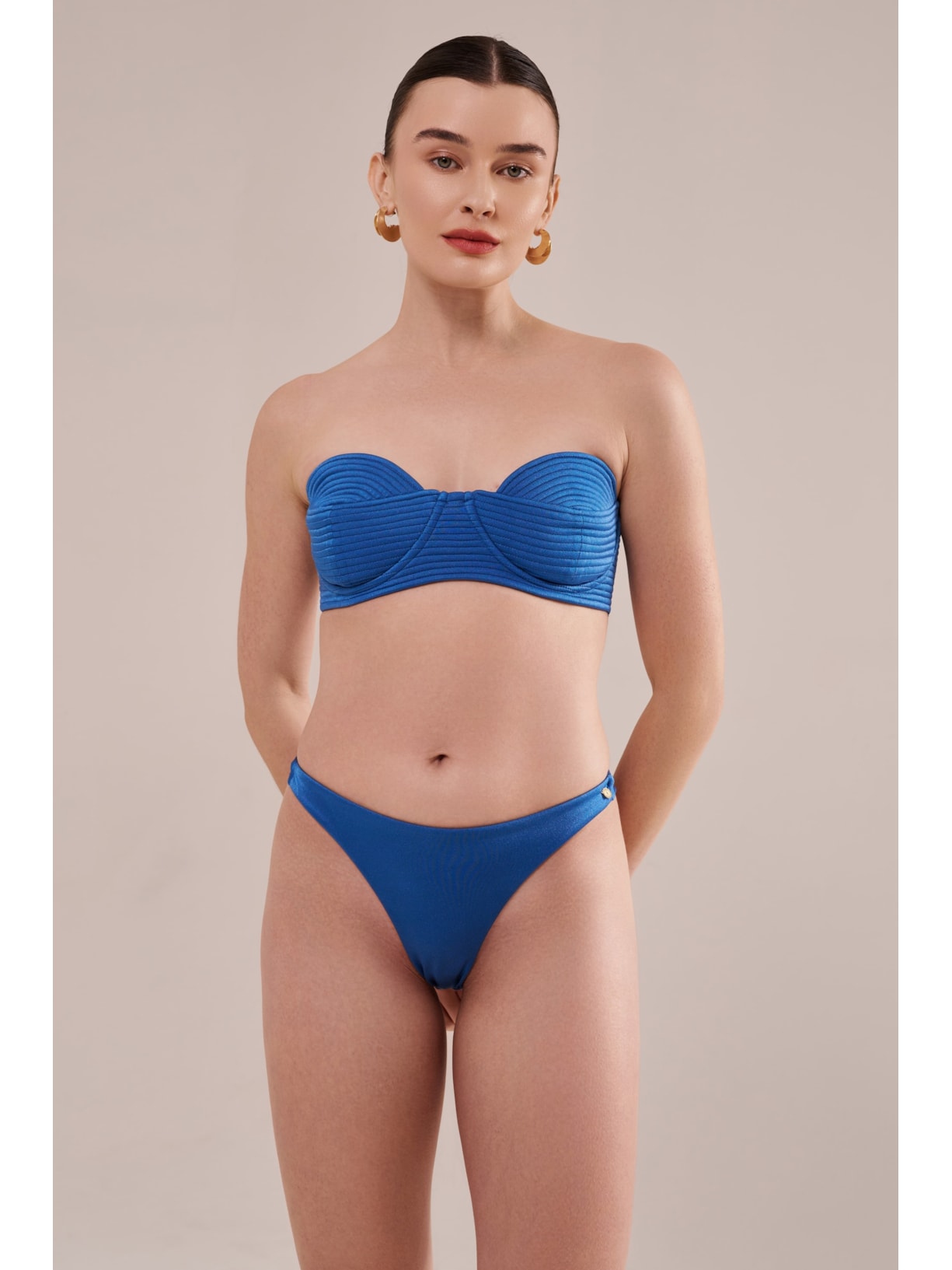 top em matelassê orla azul Suntime