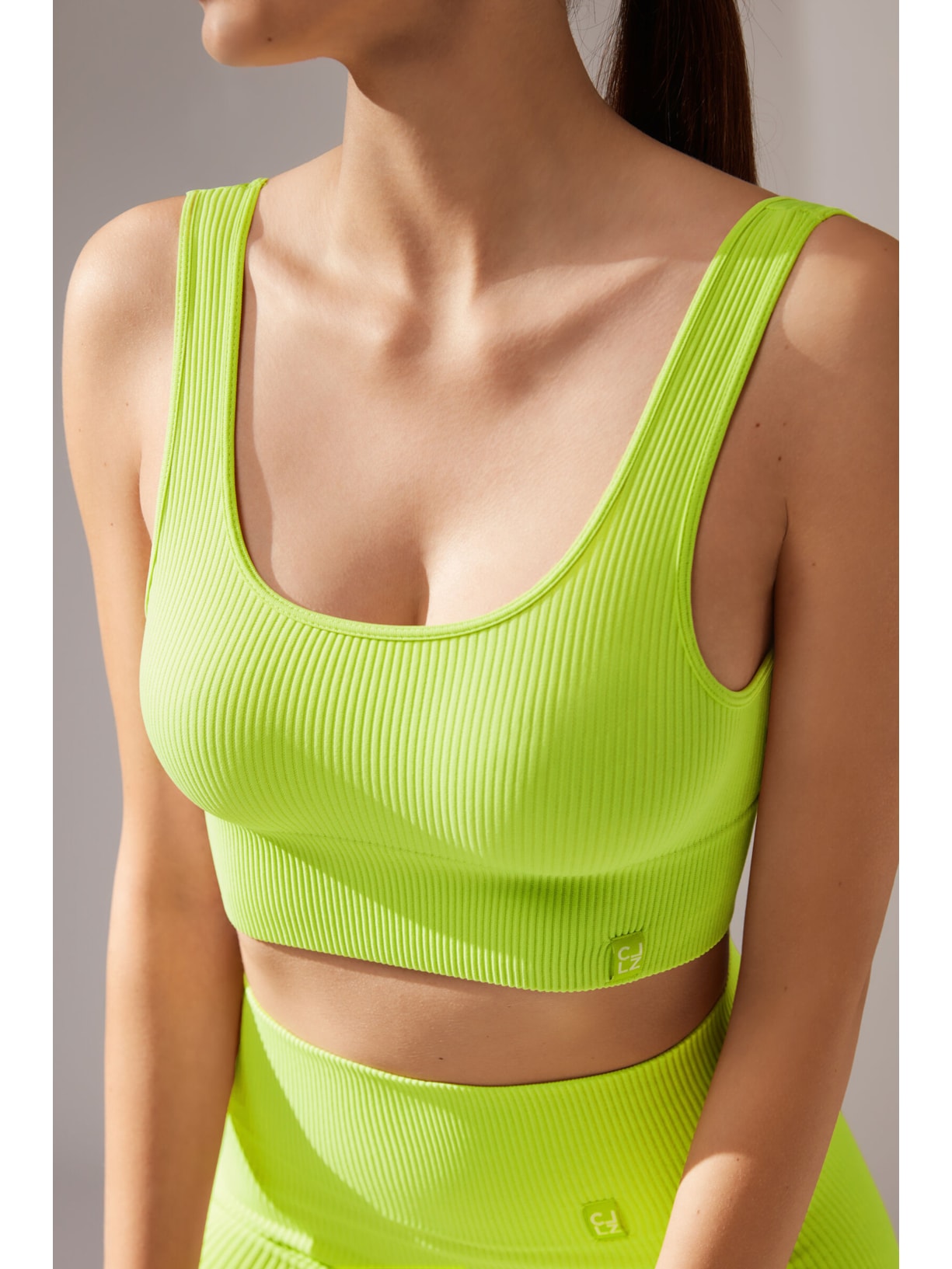 Top Esportivo Canelado Sem Costuras Verde Calzedonia