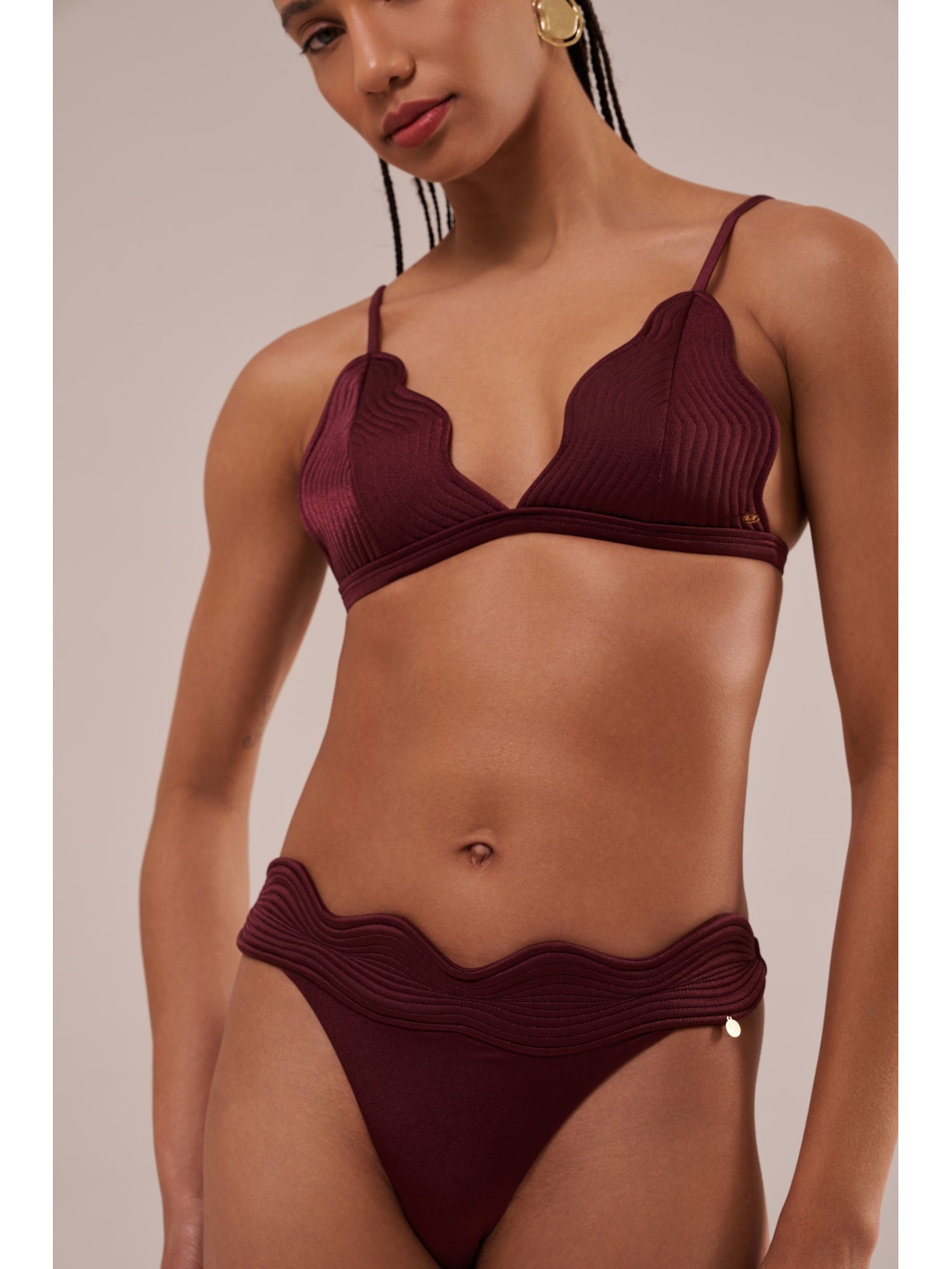 top triângulo em matelassê orla cabernet Suntime