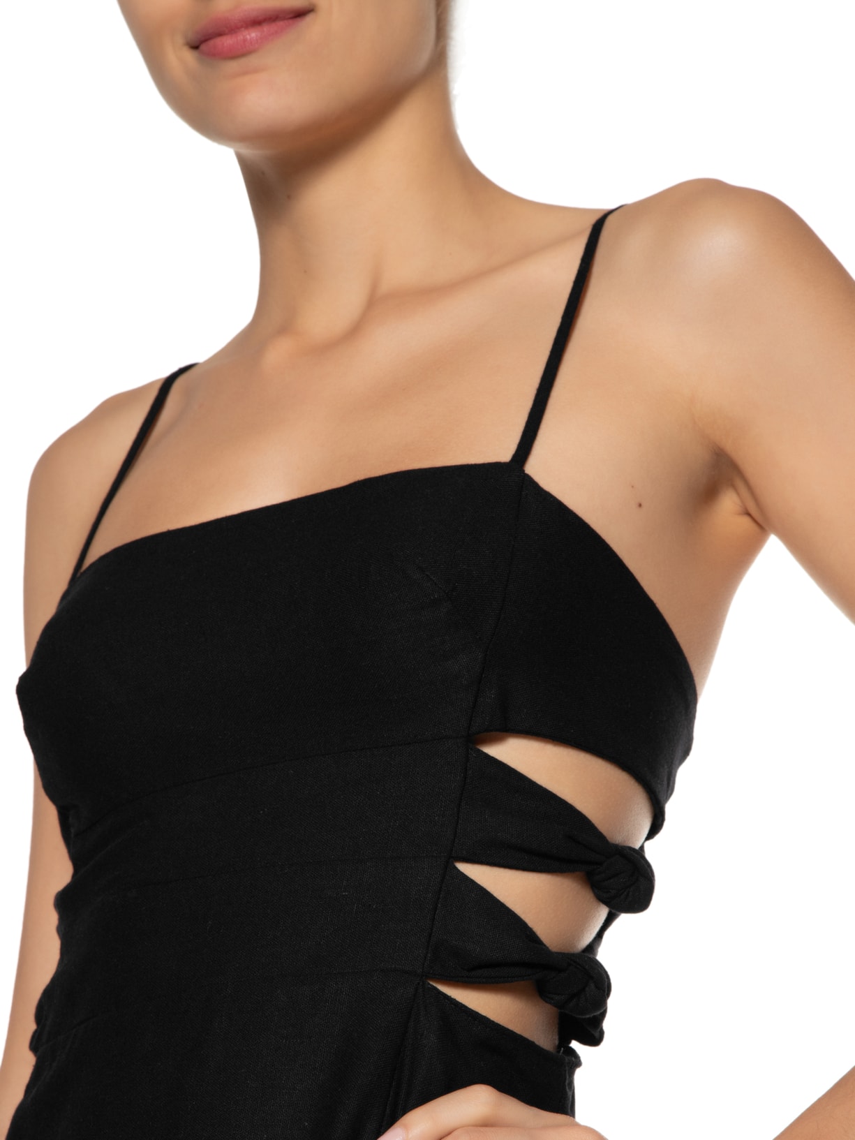 Vestido Curto com Recortes – Preto Farm