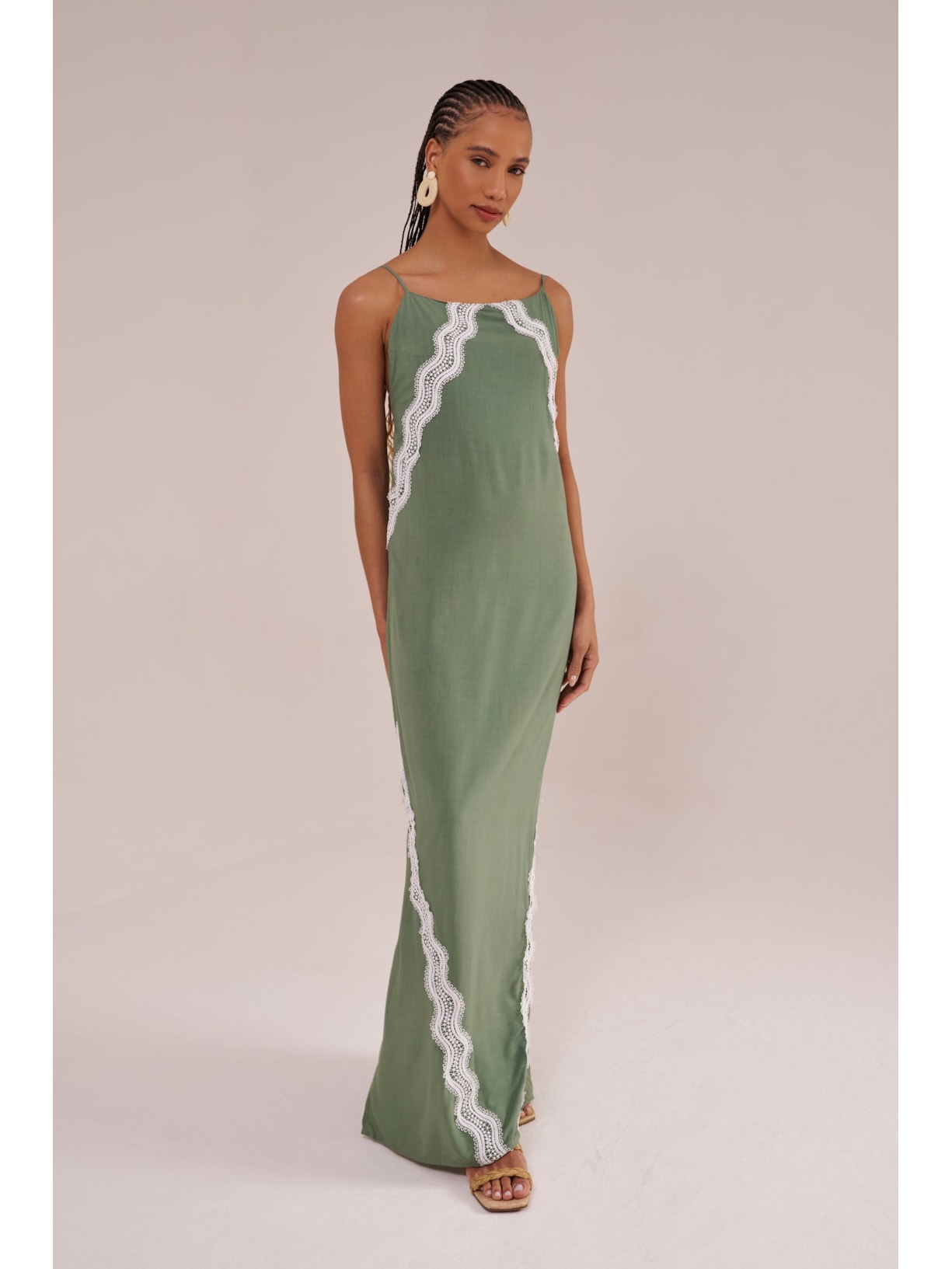 vestido longo com alças finas e guipuire paraty Suntime