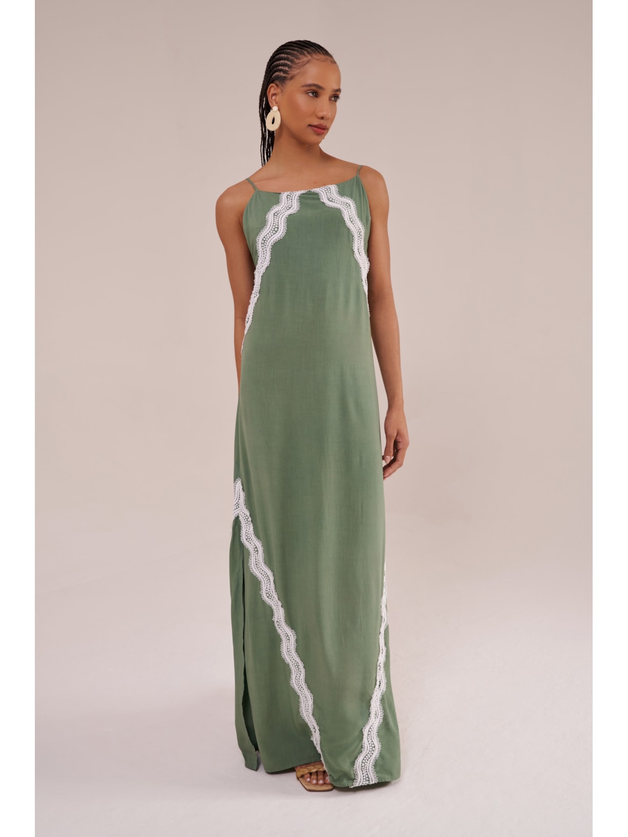 vestido longo com alças finas e guipuire paraty Suntime