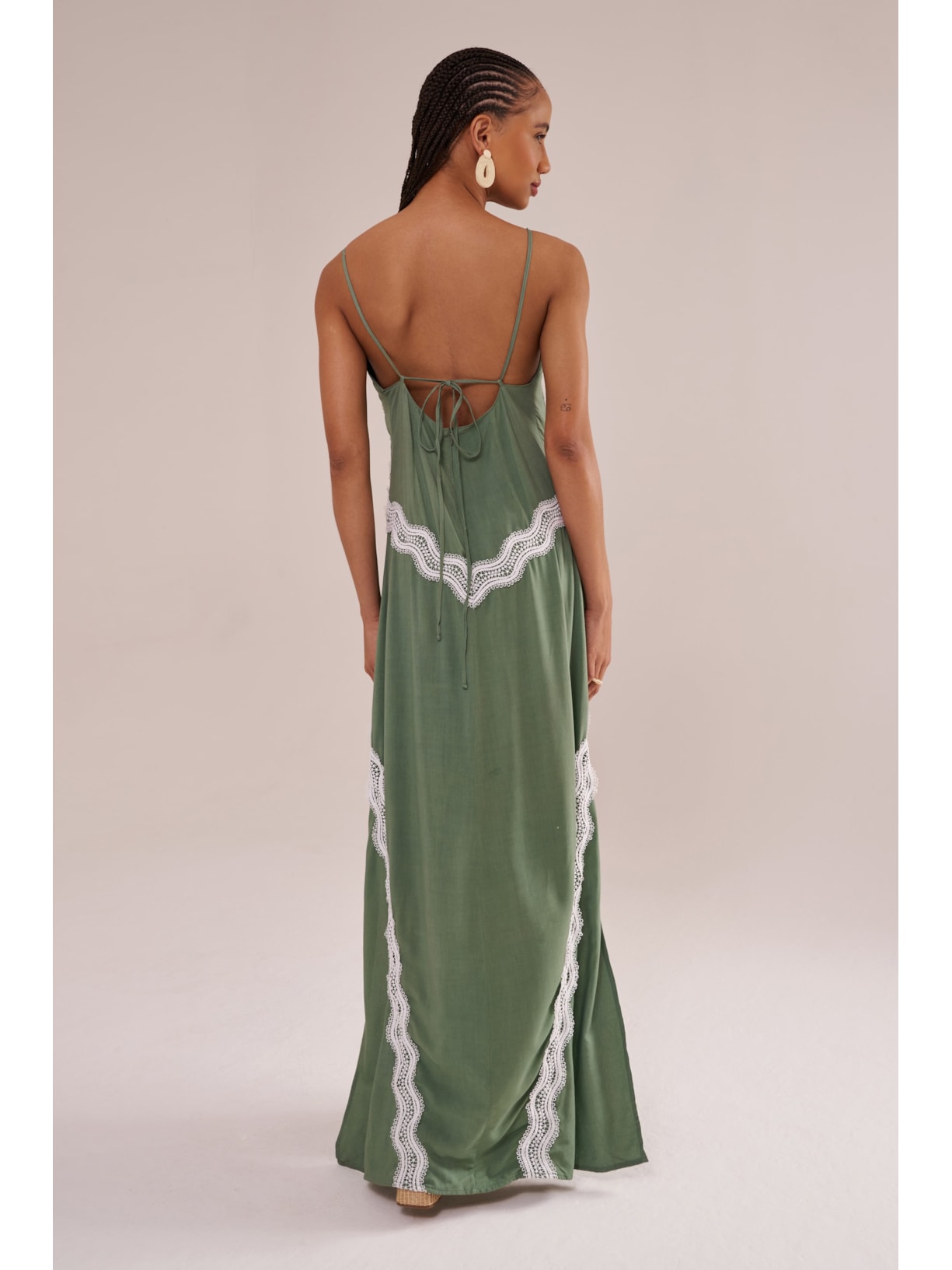 vestido longo com alças finas e guipuire paraty Suntime