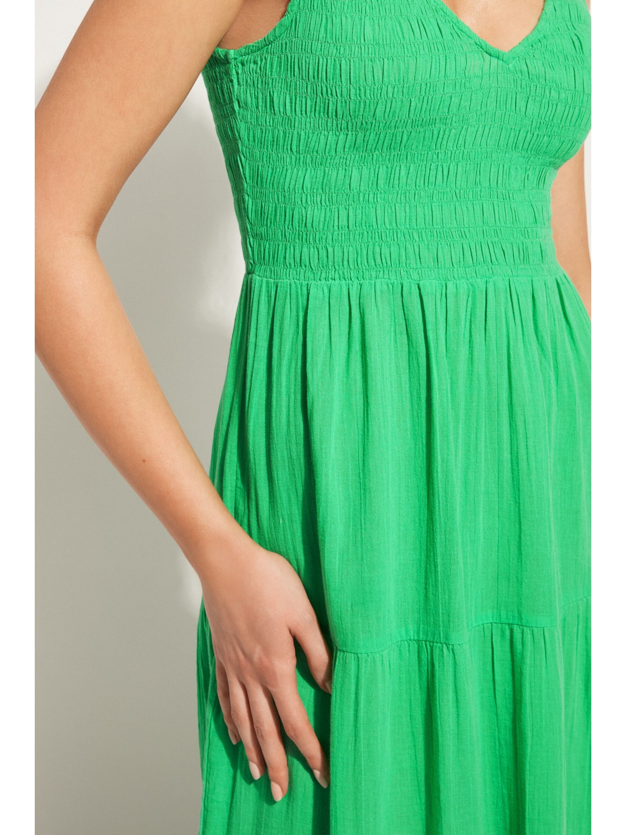 Vestido Longo Com Saia Em Camadas De Folhos Verde Calzedonia