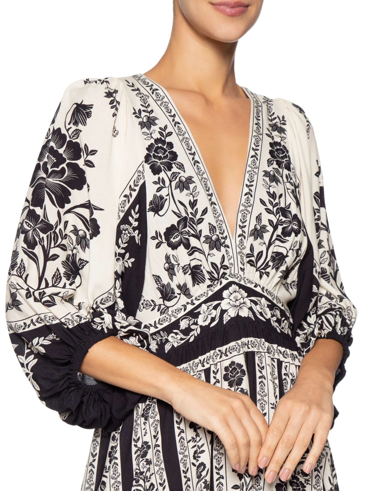 Vestido Longo Manga Floral Delicado Preto Farm